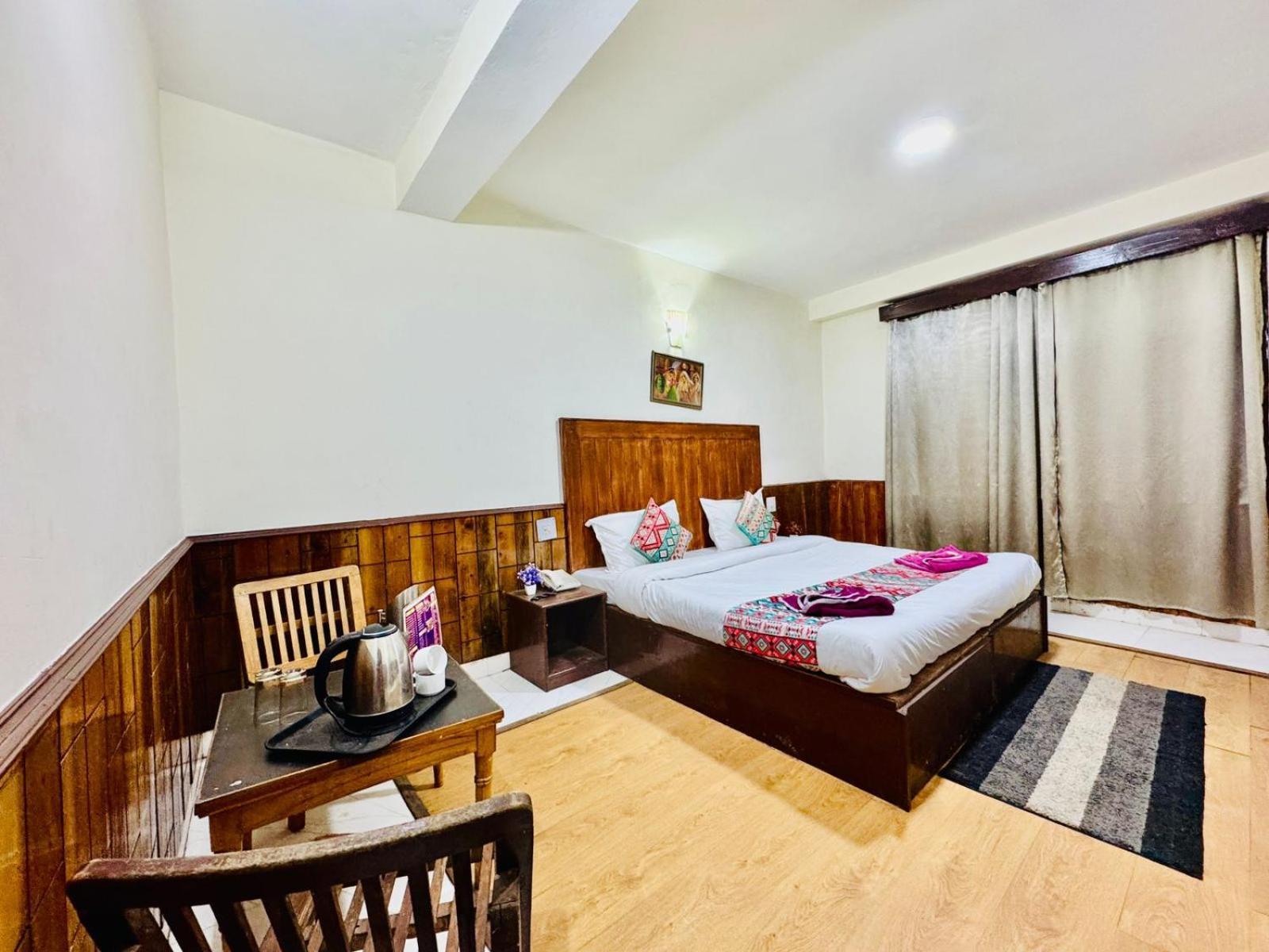 Silver Land With Mountain View - A River Side Hostel Manali (Himachal Pradesh)