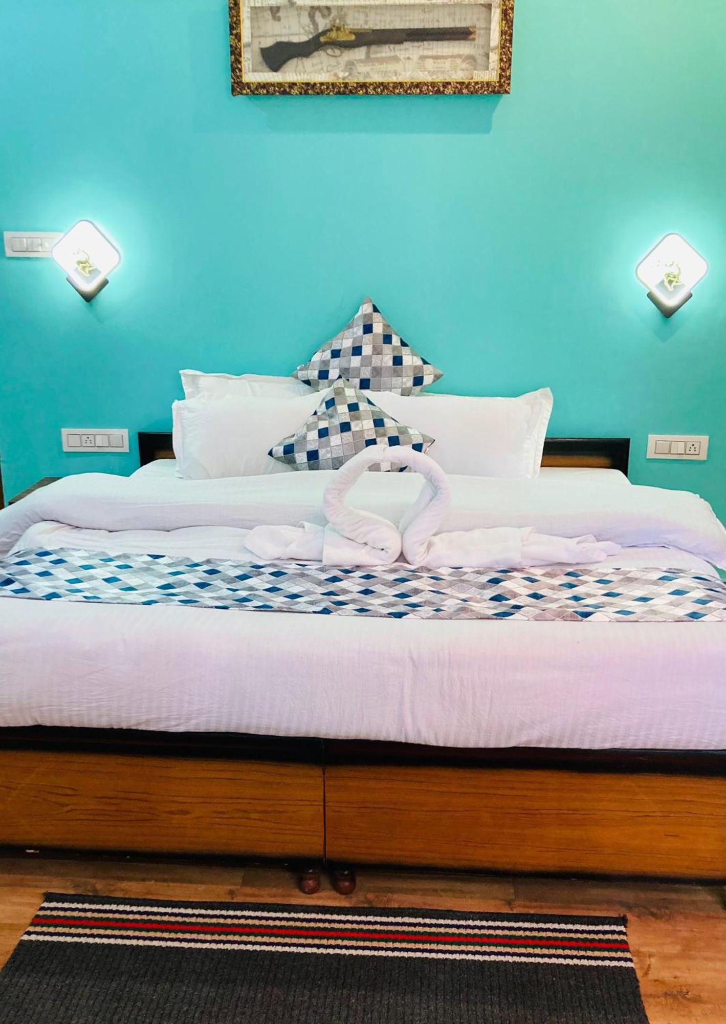 Snow Crest Residency - A Pure Veg Manali (Himachal Pradesh)