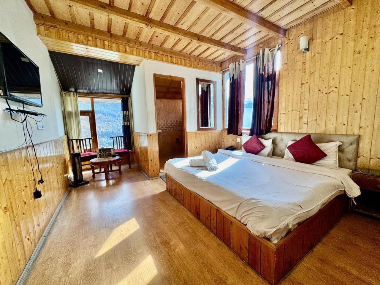 Royal View Guest house 4*