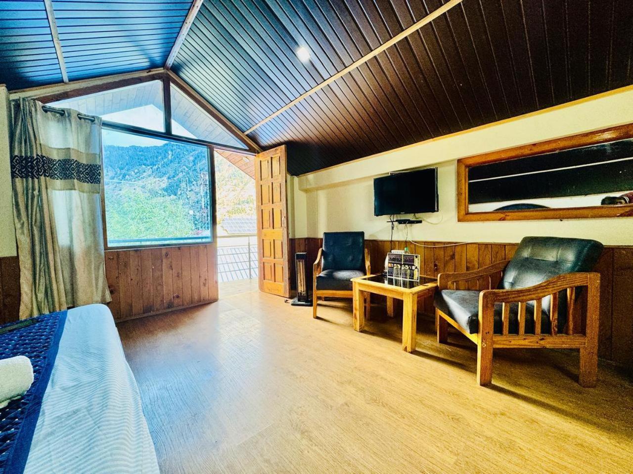 Royal View Guest house 4*