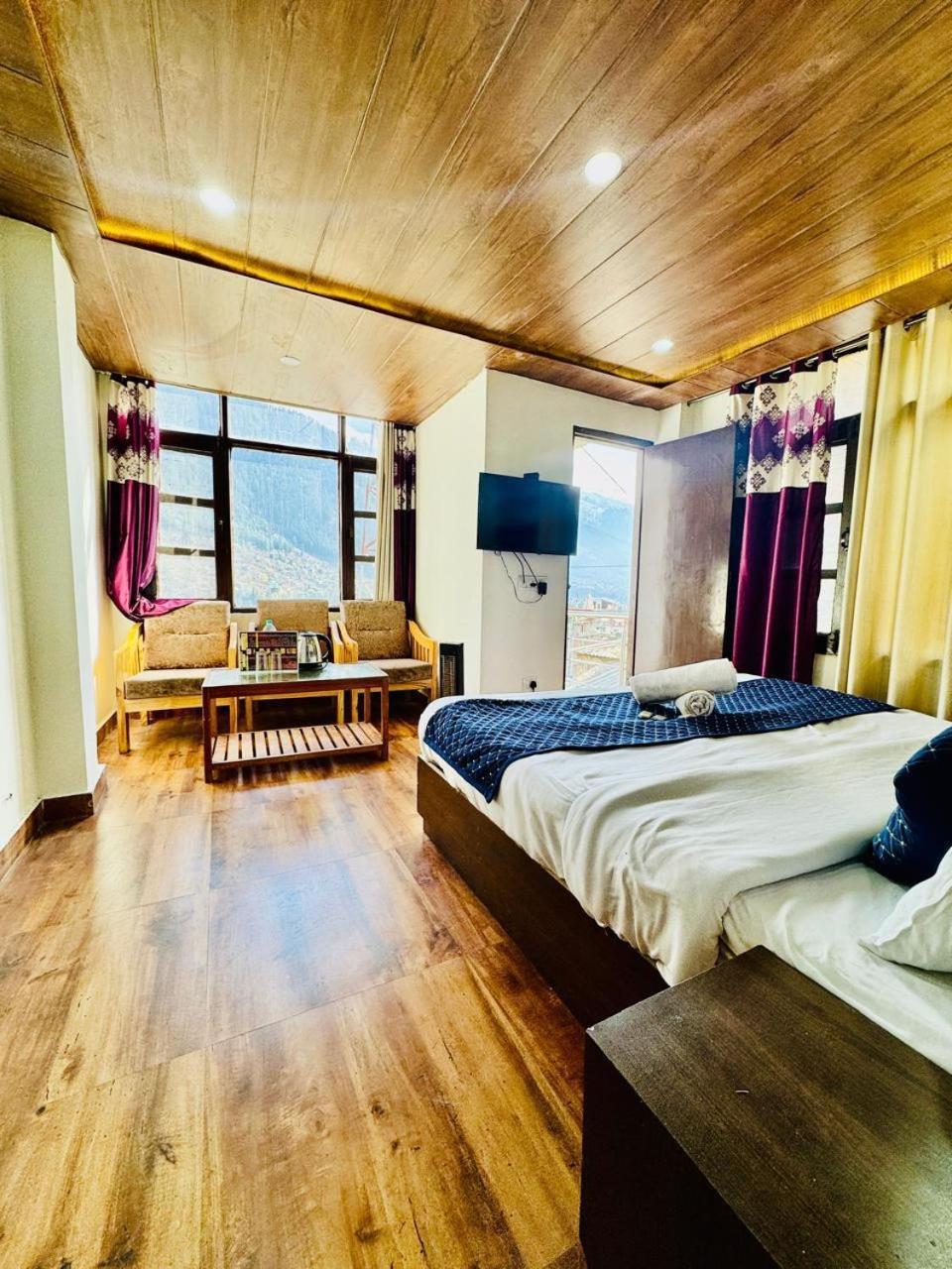 Royal View Guest house 4*