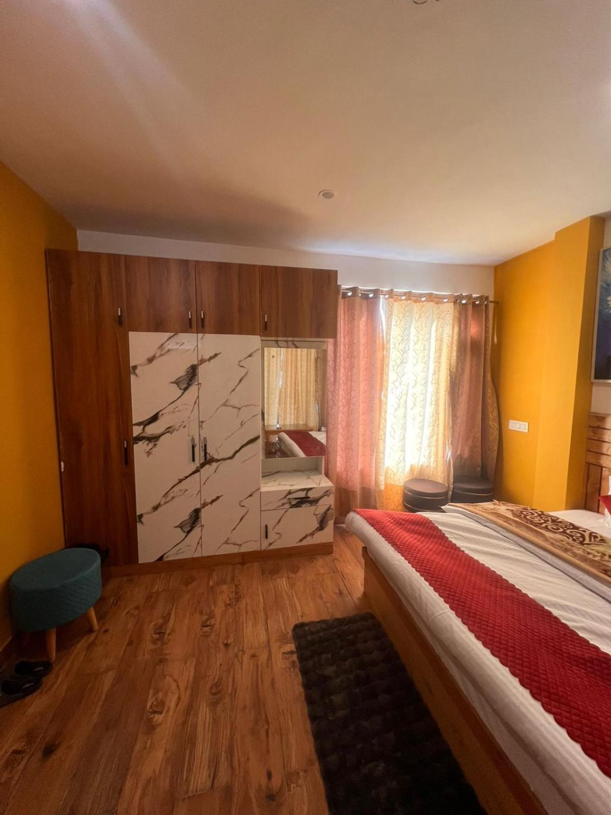 The Venus, Live Like A Local Homestay *