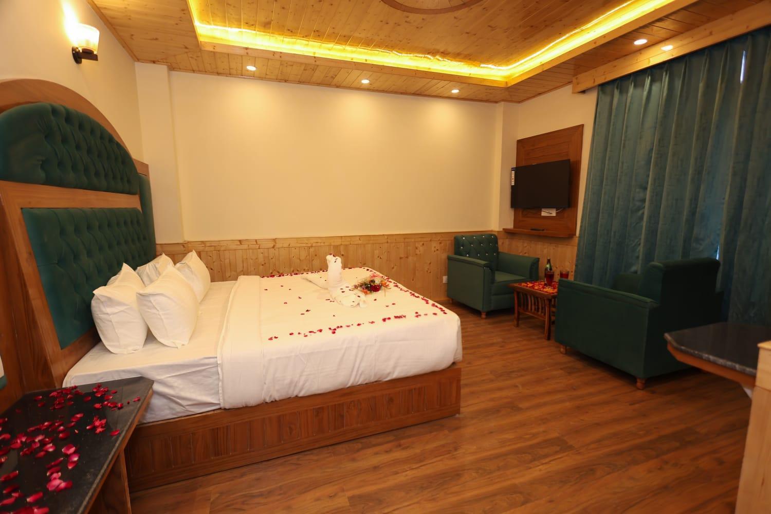 Resort Hidden Heaven Old Near Nature Park Jogni Waterfall View Rohtang Pass Mountain View Manali (Himachal Pradesh)