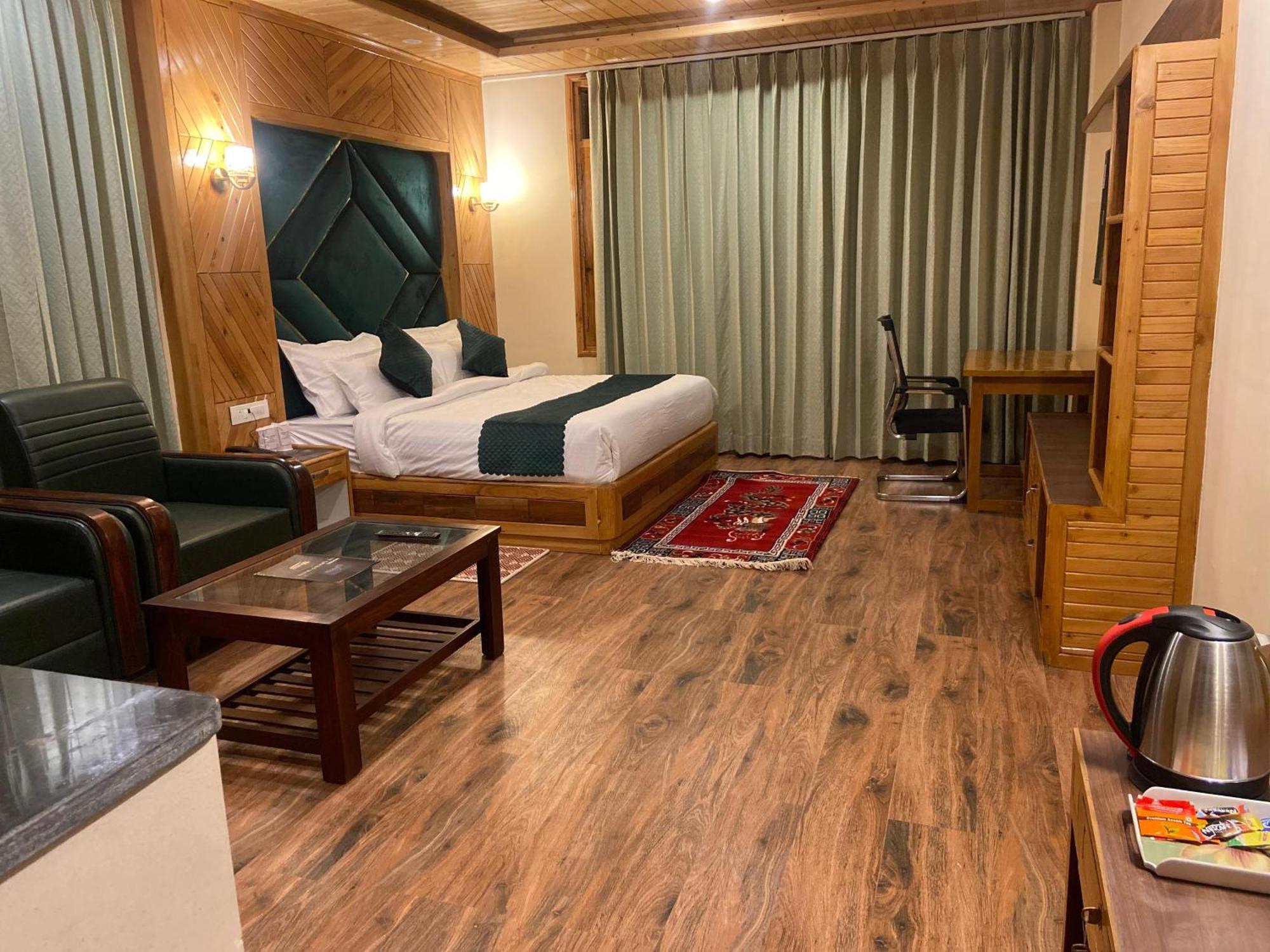 Ln Grand 3* Manali (Himachal Pradesh)