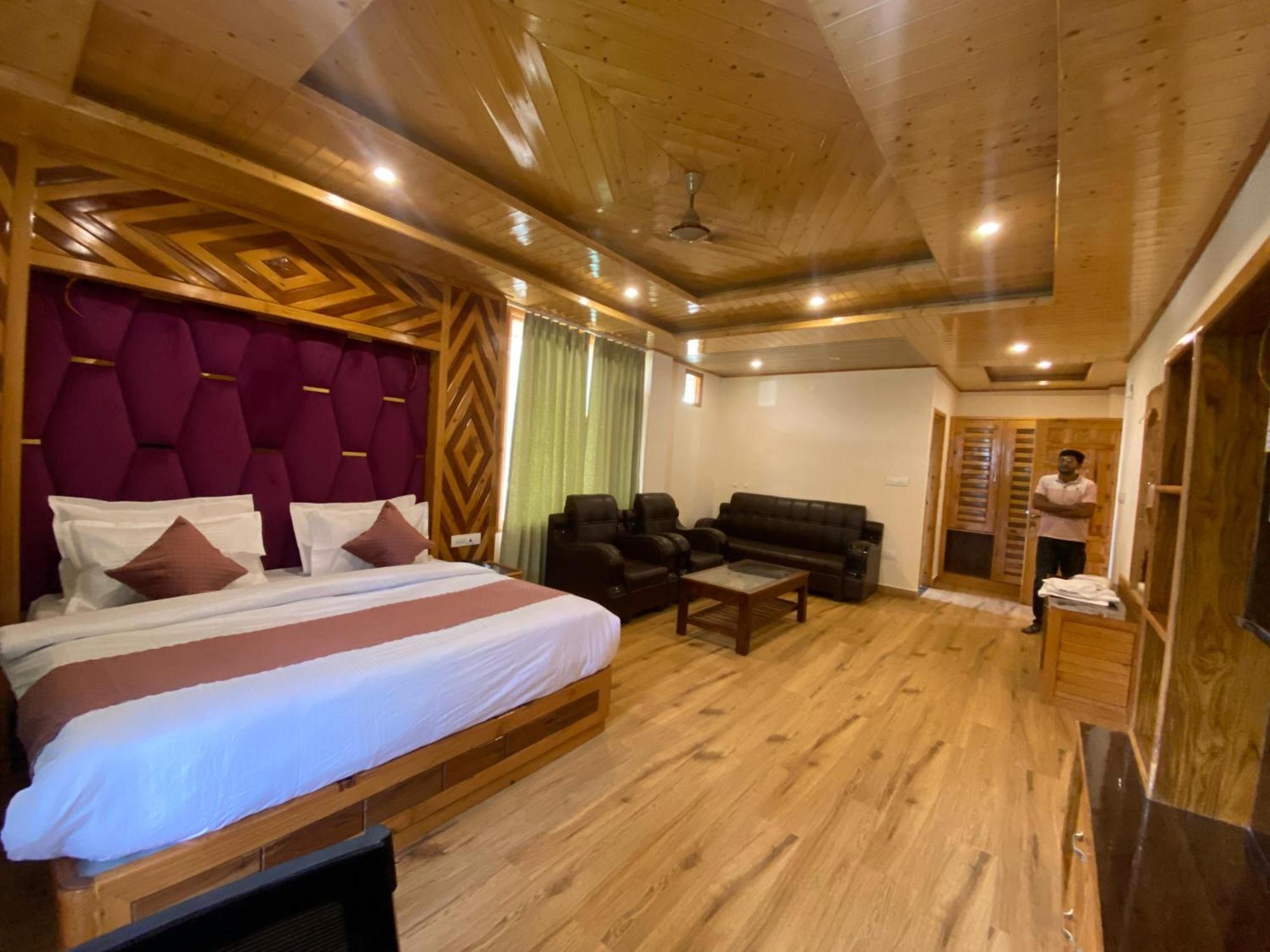 Hotel Ln Grand Manali (Himachal Pradesh)