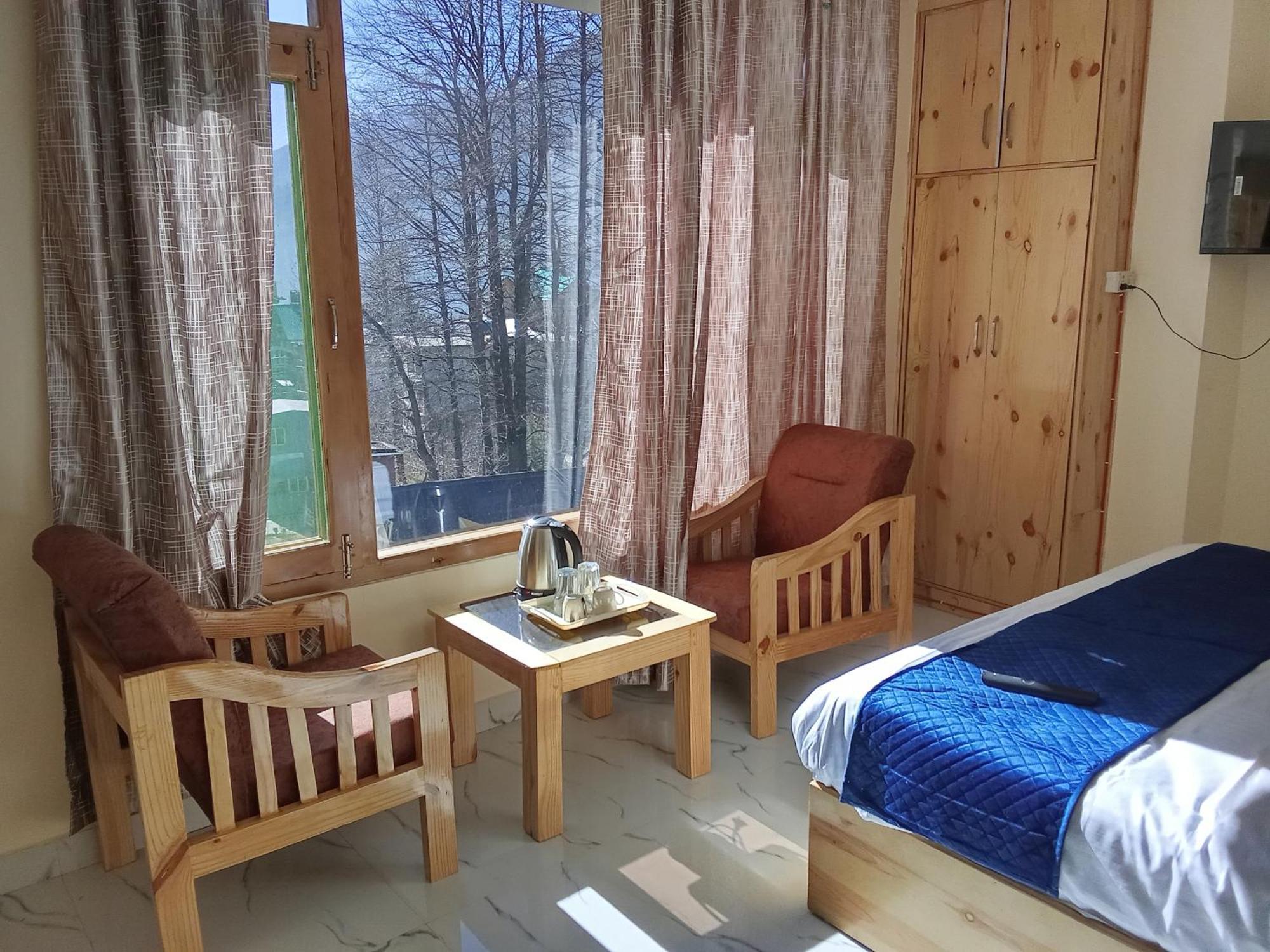 Skyway Hotel Manali (Himachal Pradesh)