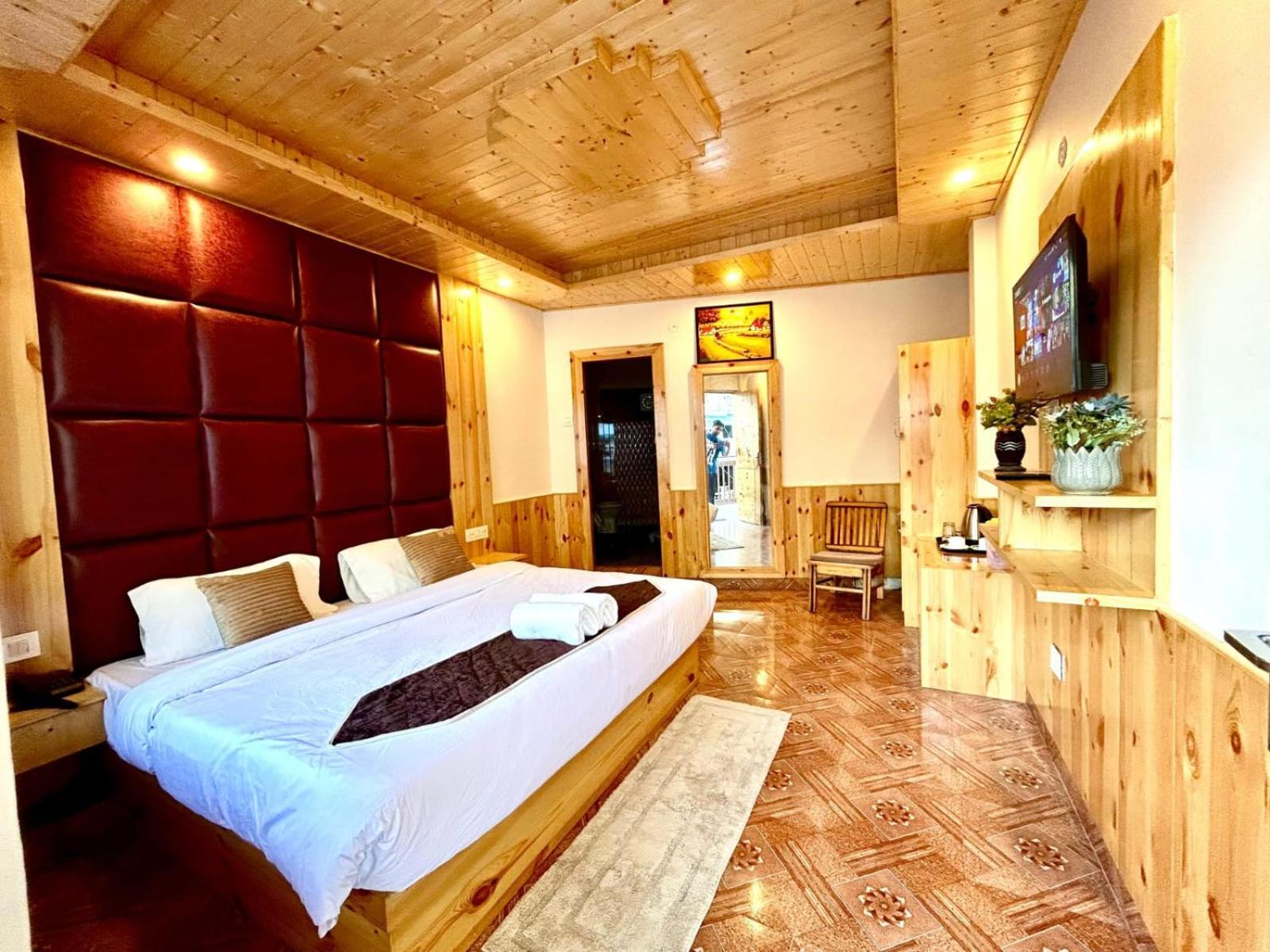 Jannat Hotel Manali (Himachal Pradesh)