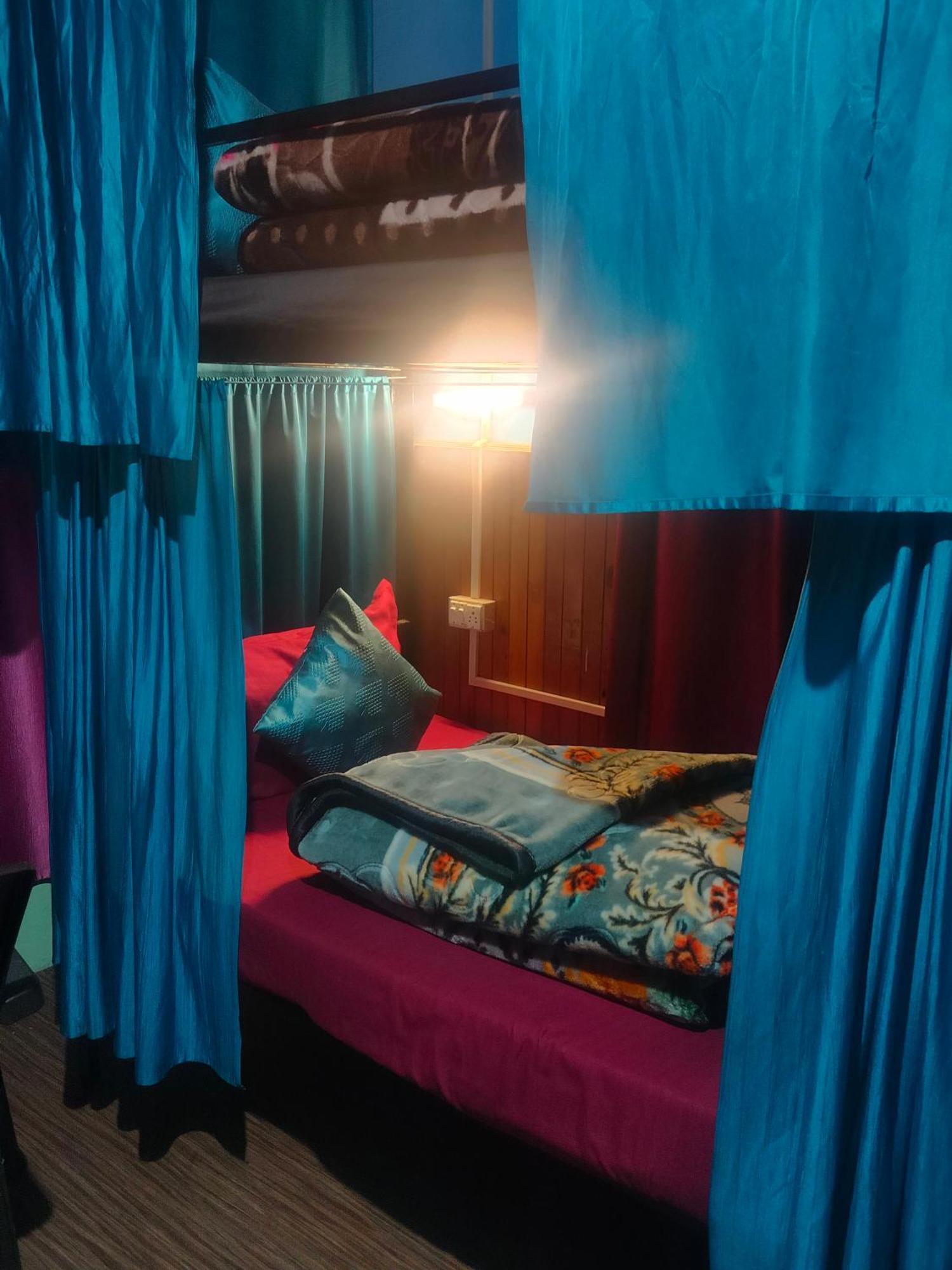 Guest house Non Stop Cafe & Manali (Himachal Pradesh)