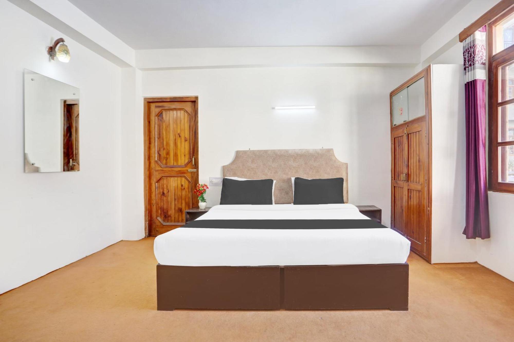 O Mall Road Hotel