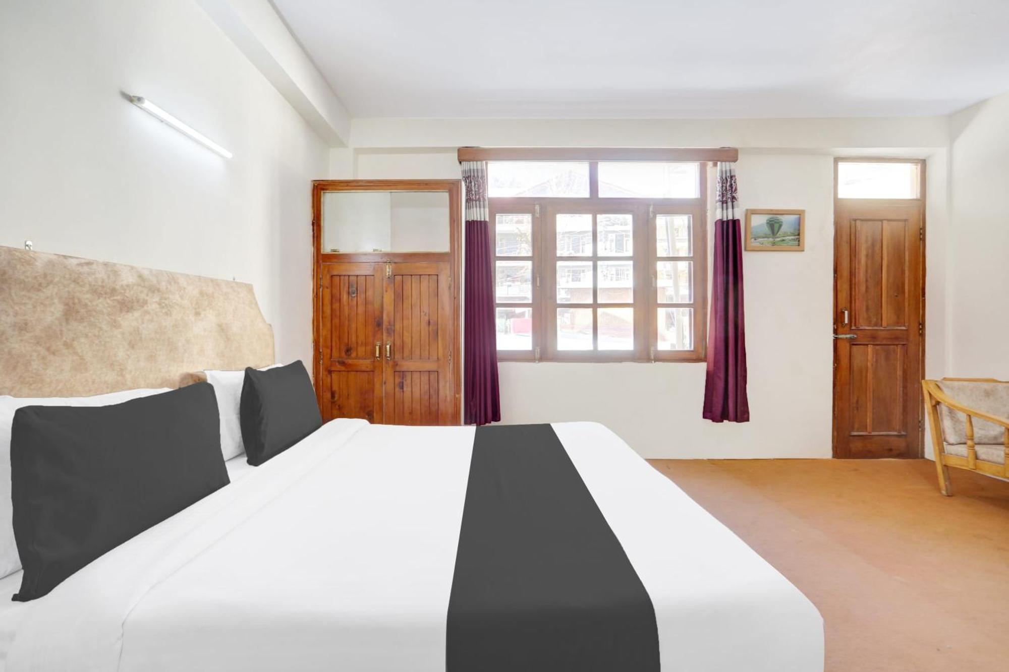 O Mall Road Hotel
