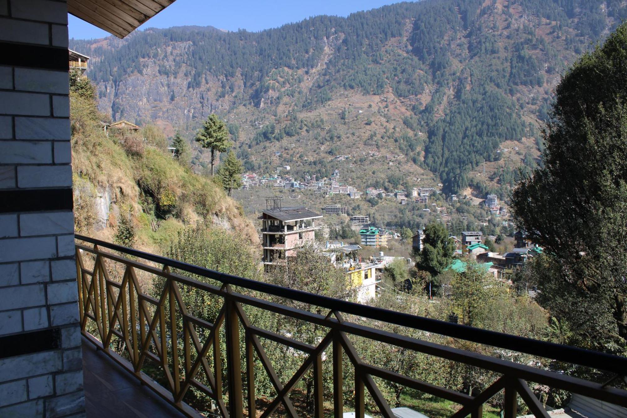 Apple Field House 3* Manali (Himachal Pradesh)