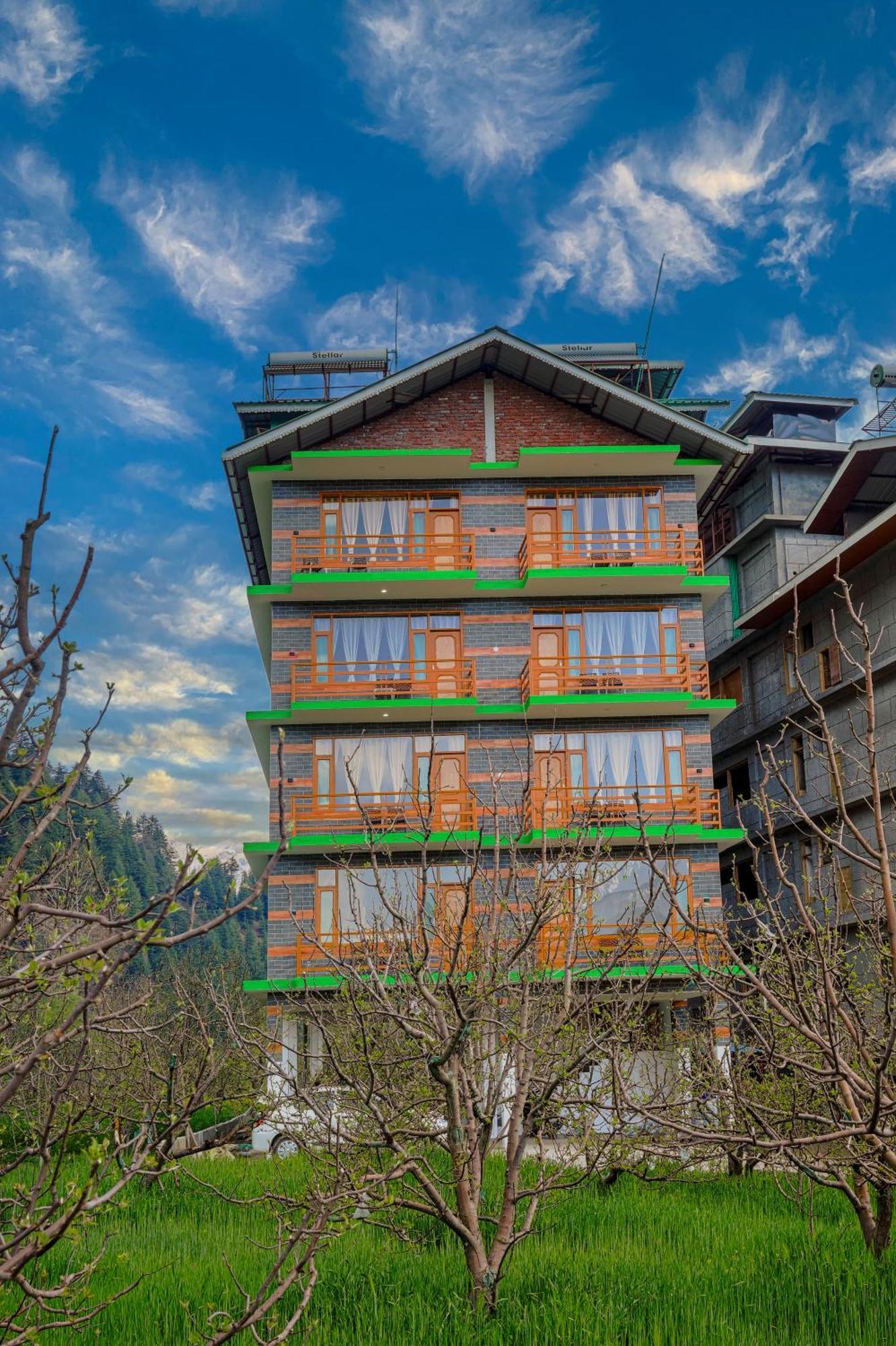 Hotel Dev Rising Heart *