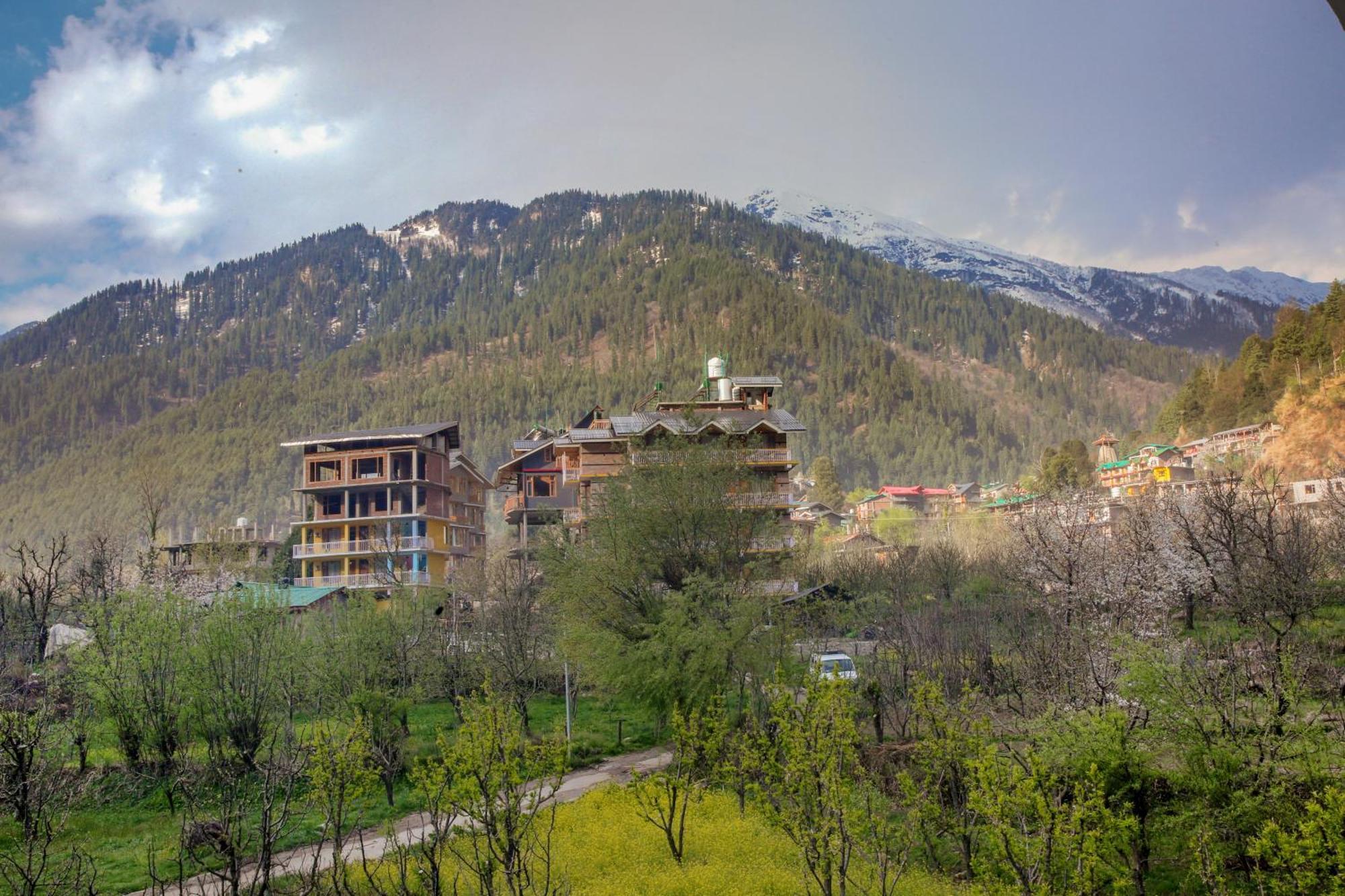 Hotel Dev Rising Heart