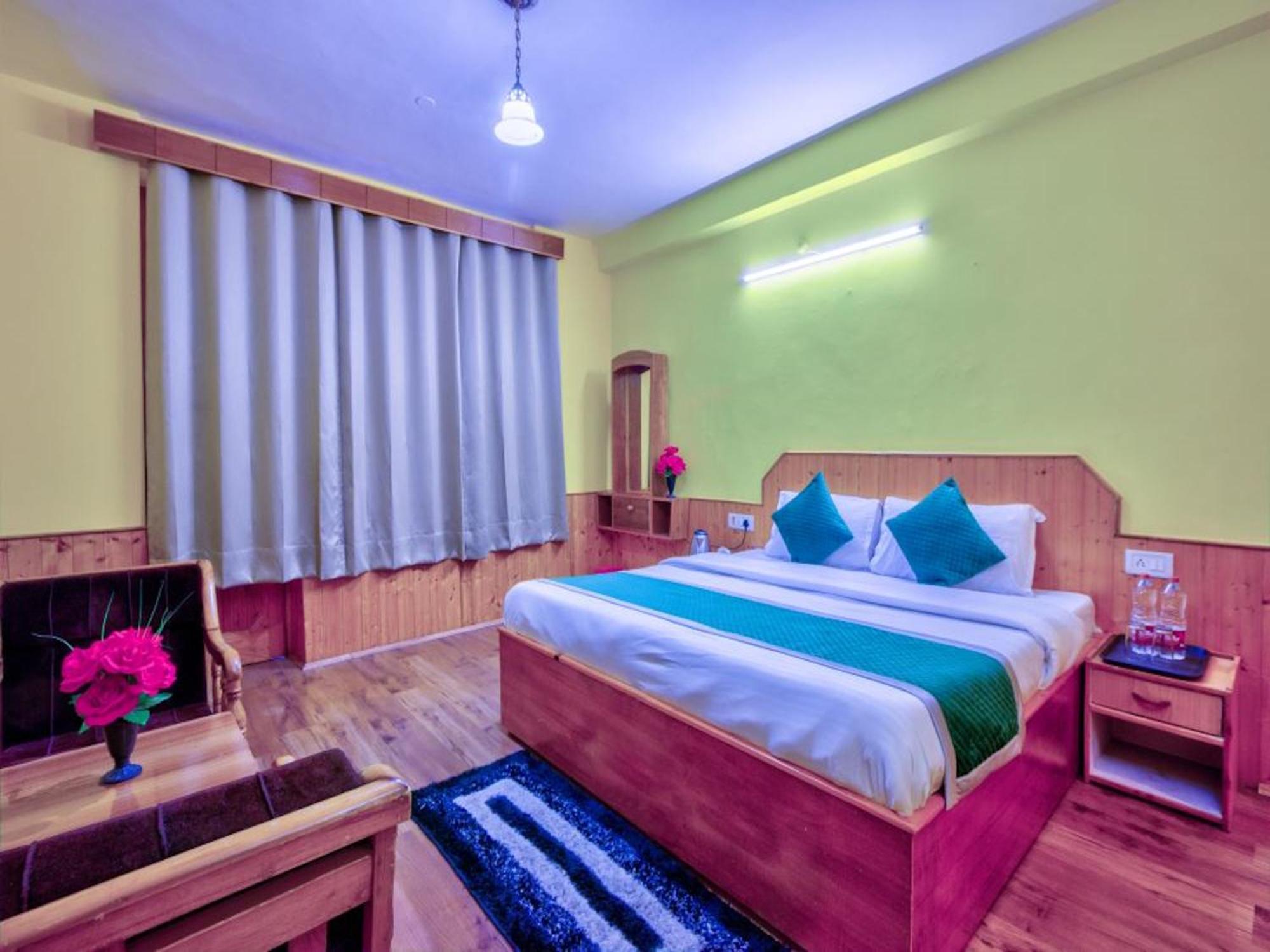 Hotel Aarnaa - View Of Valleys & Mountains - Near Mall Road
