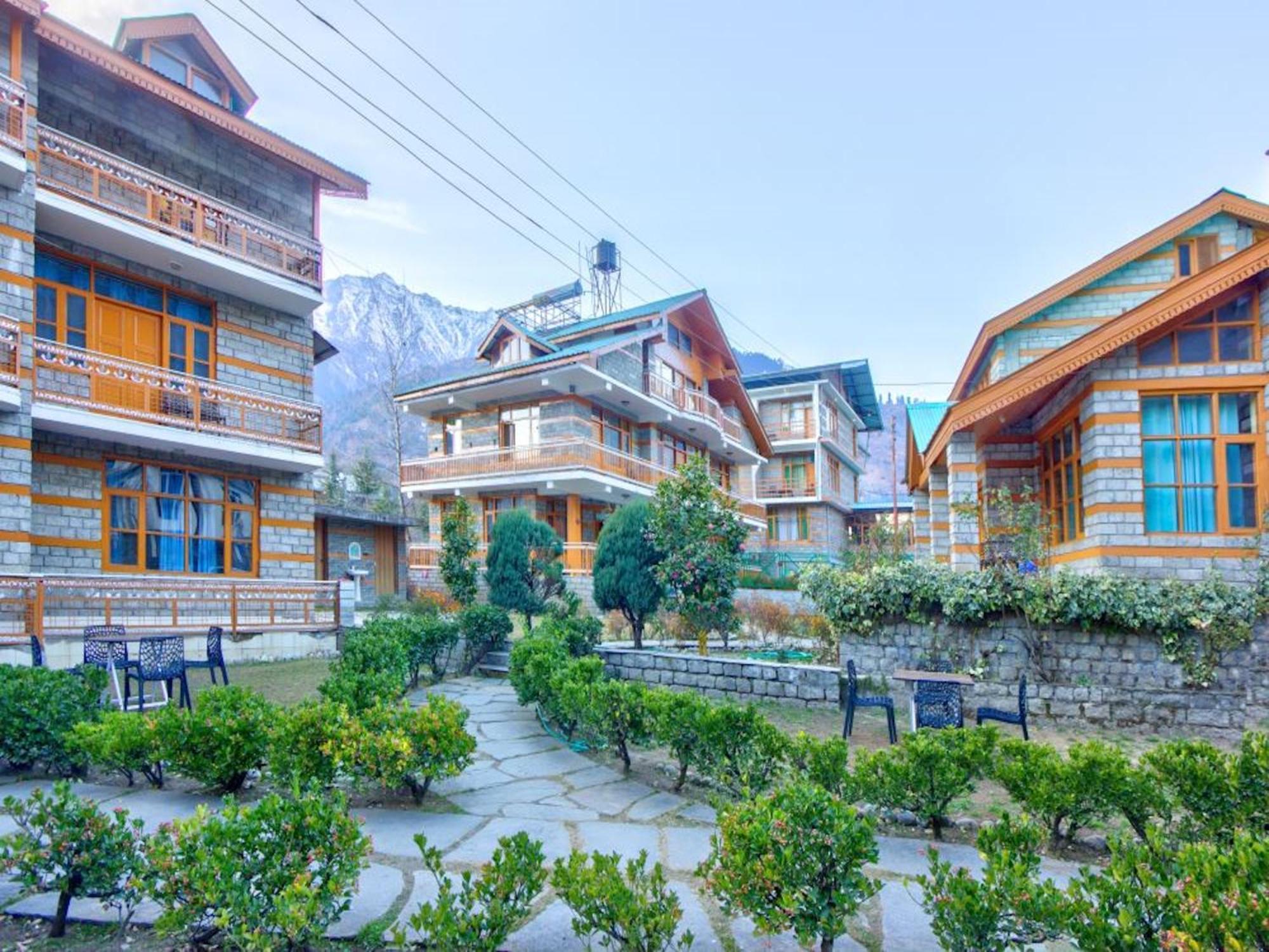 Aarnaa - View Of Valleys & Mountains - Near Mall Road Hotel Manali (Himachal Pradesh)