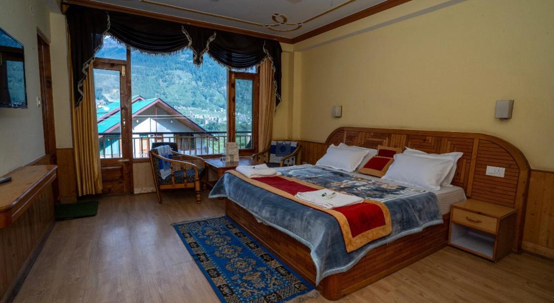 Sunrise Hotel *