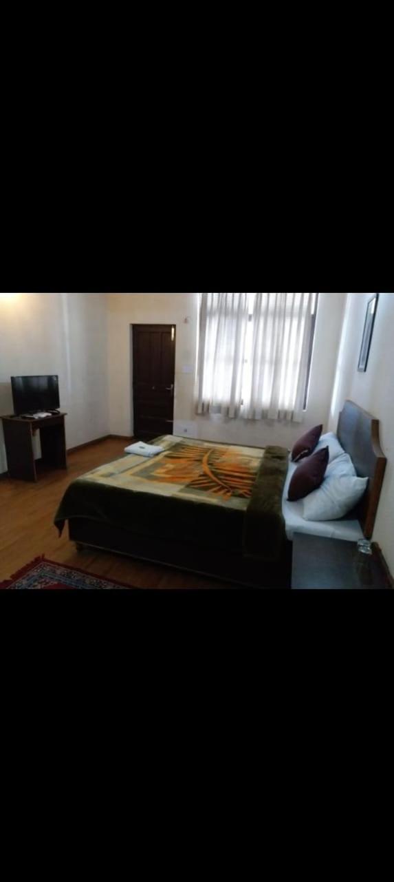 Jain Hotel *