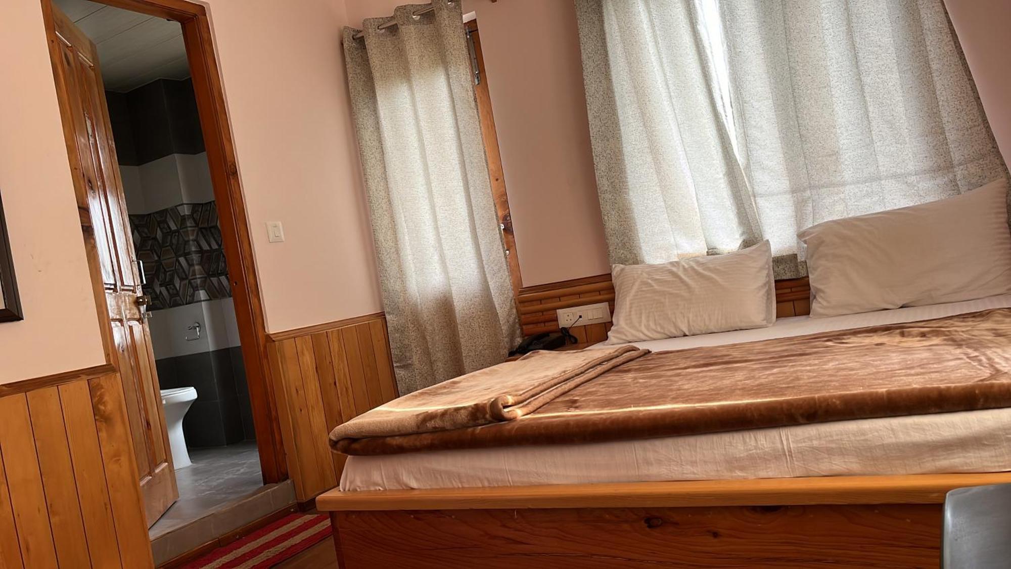 Trimurti Bed & Breakfast Manali (Himachal Pradesh)