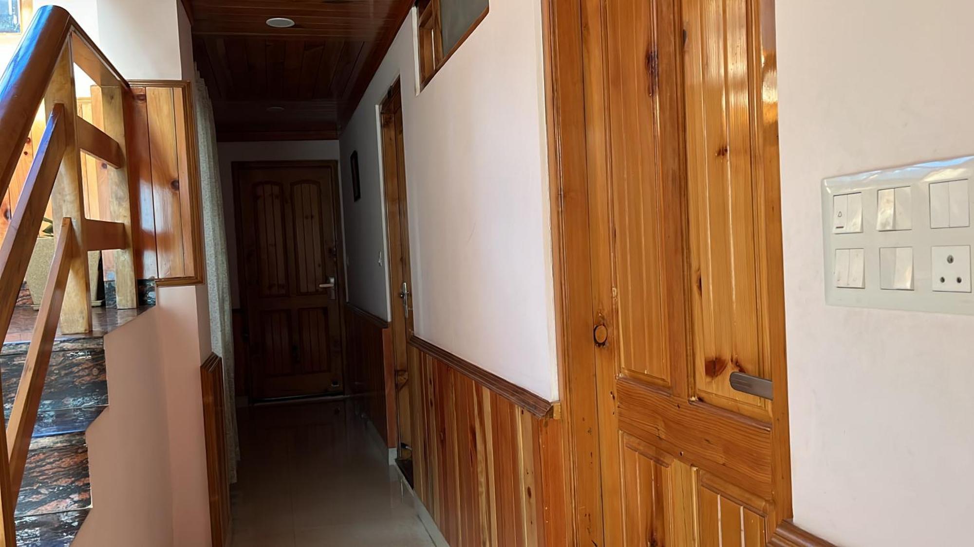 Bed & Breakfast Trimurti Manali (Himachal Pradesh)