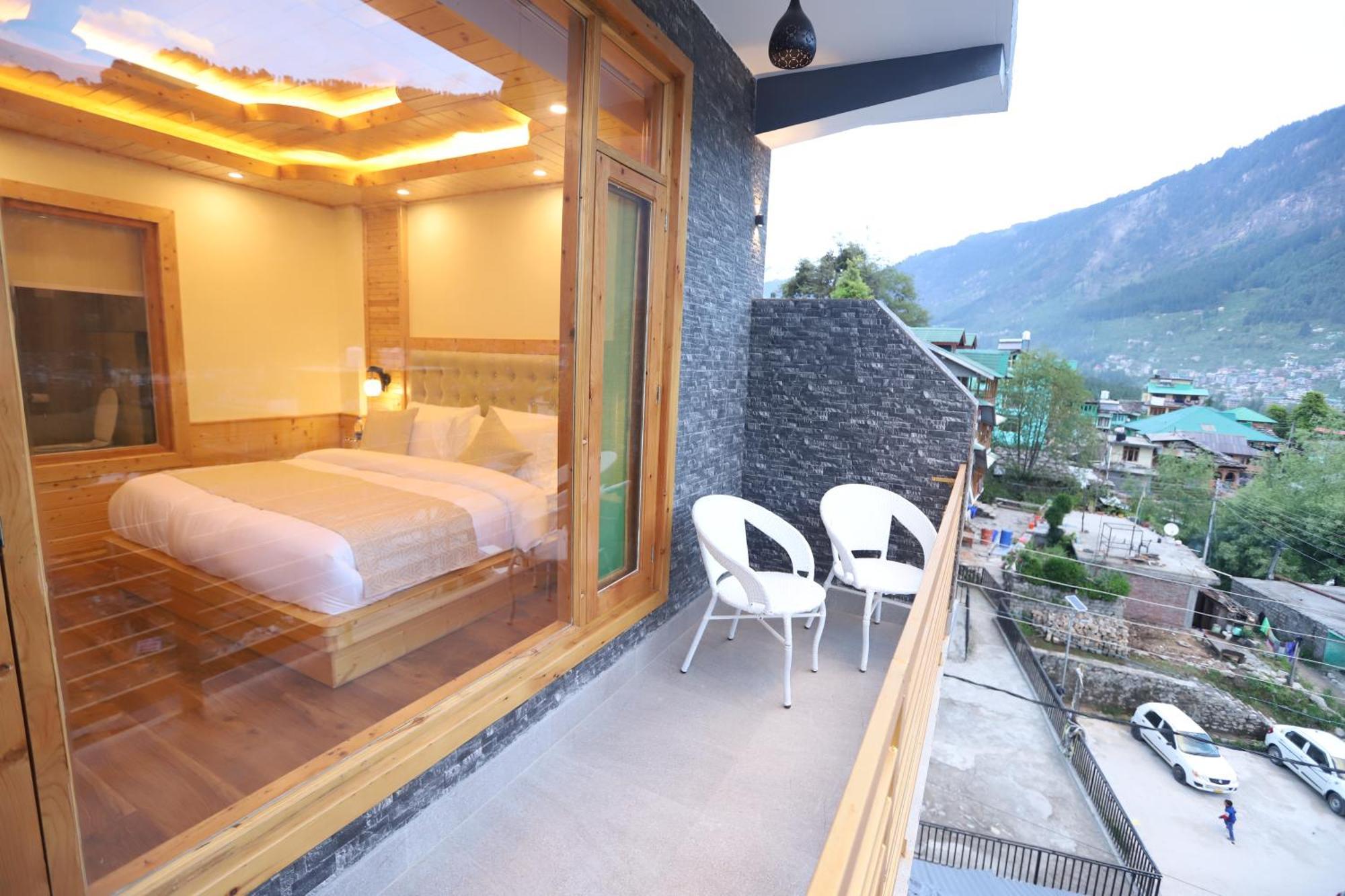 Calux Golden Woods Manali Hotel