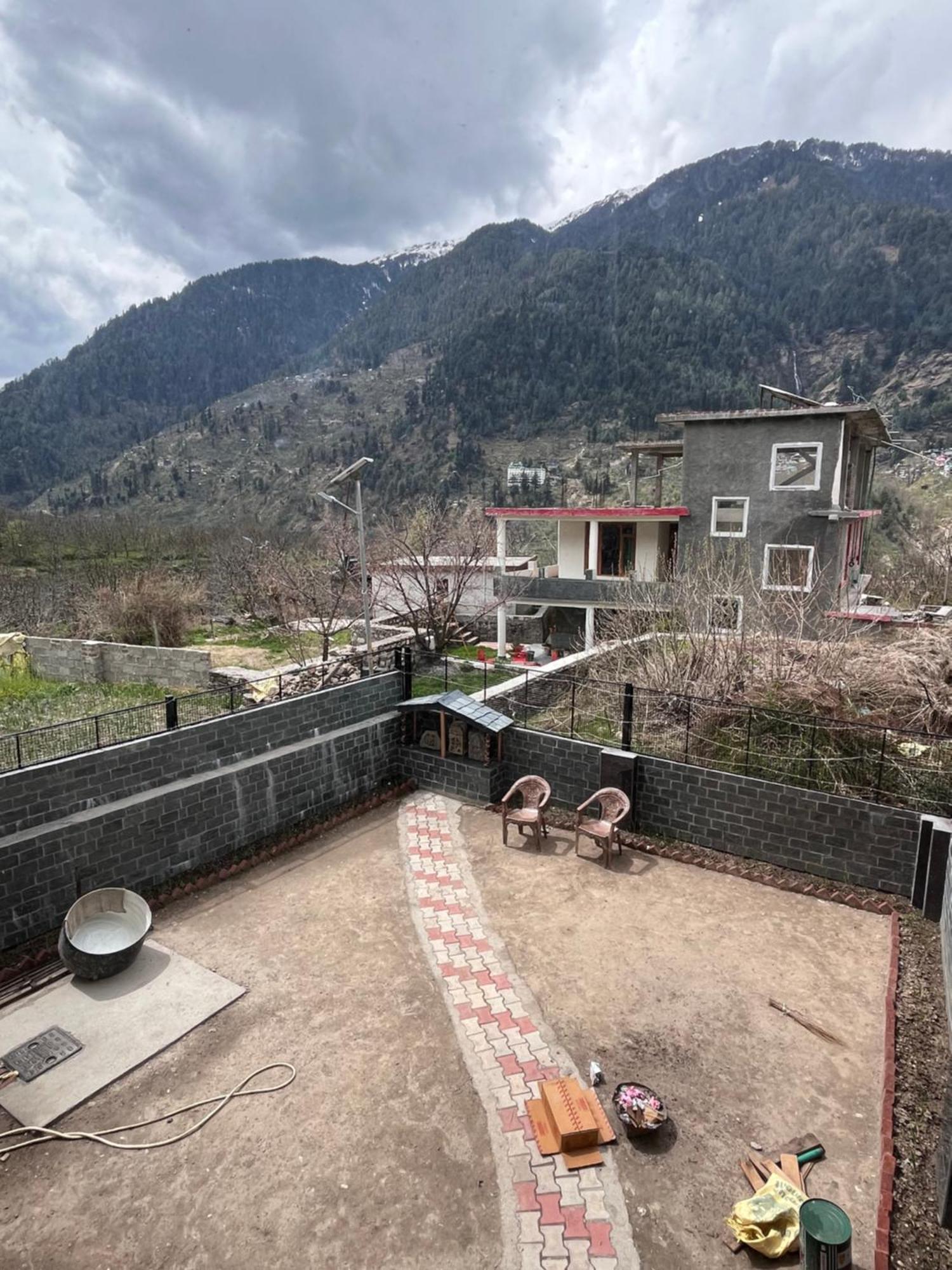 Trimurti Bed & Breakfast Manali (Himachal Pradesh)