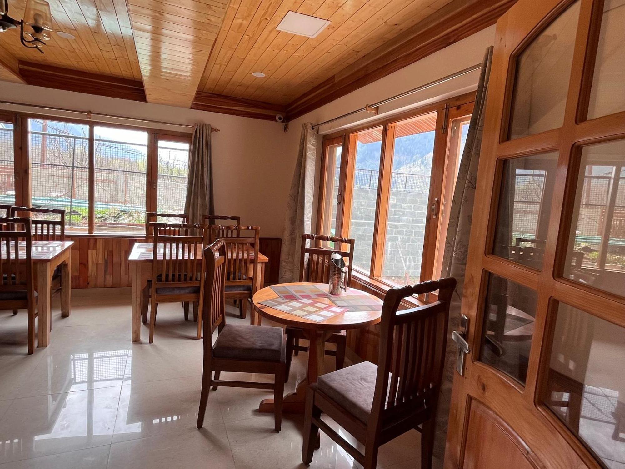 Trimurti Manali (Himachal Pradesh)