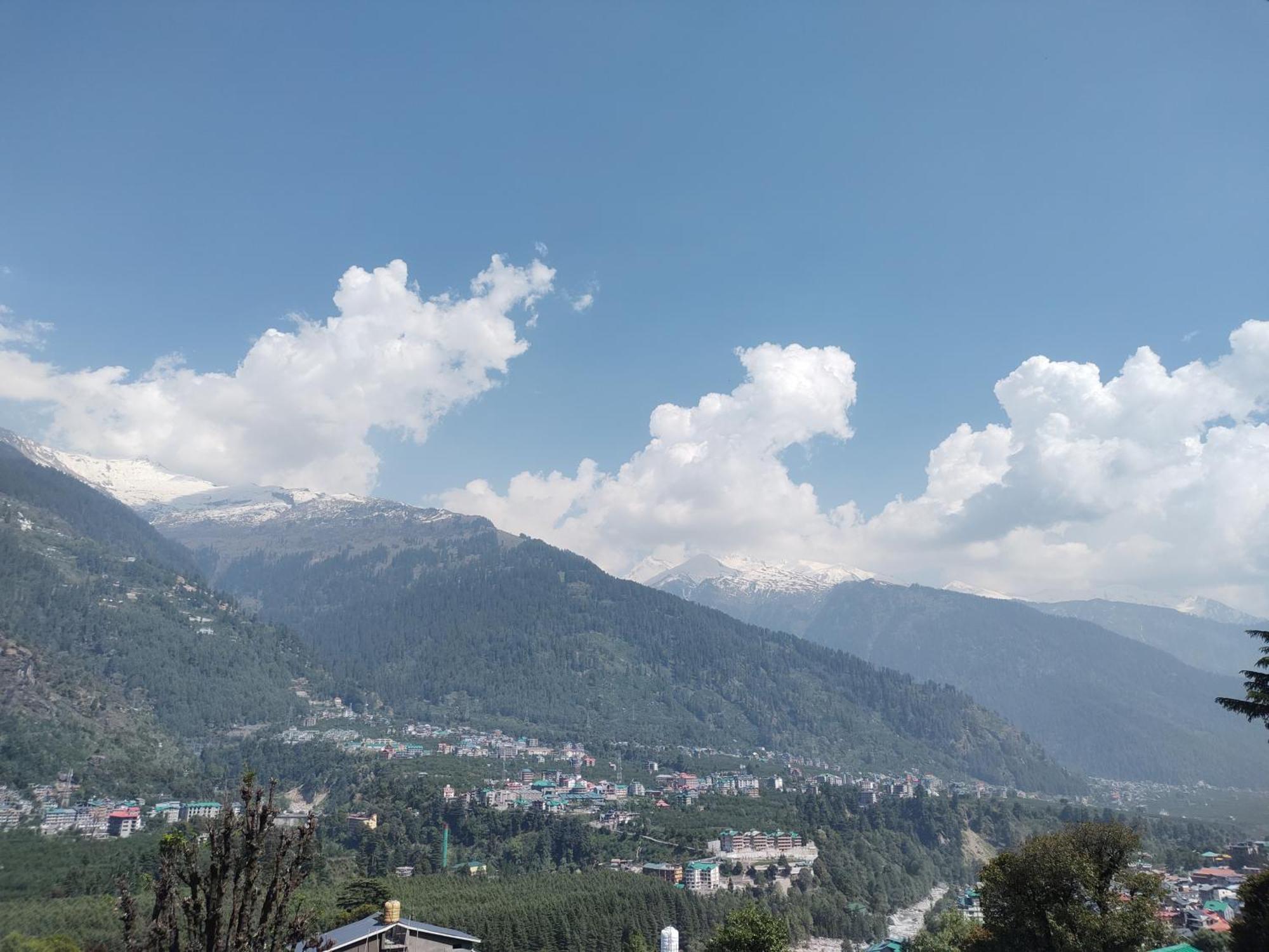Calux Golden Woods Manali 3*