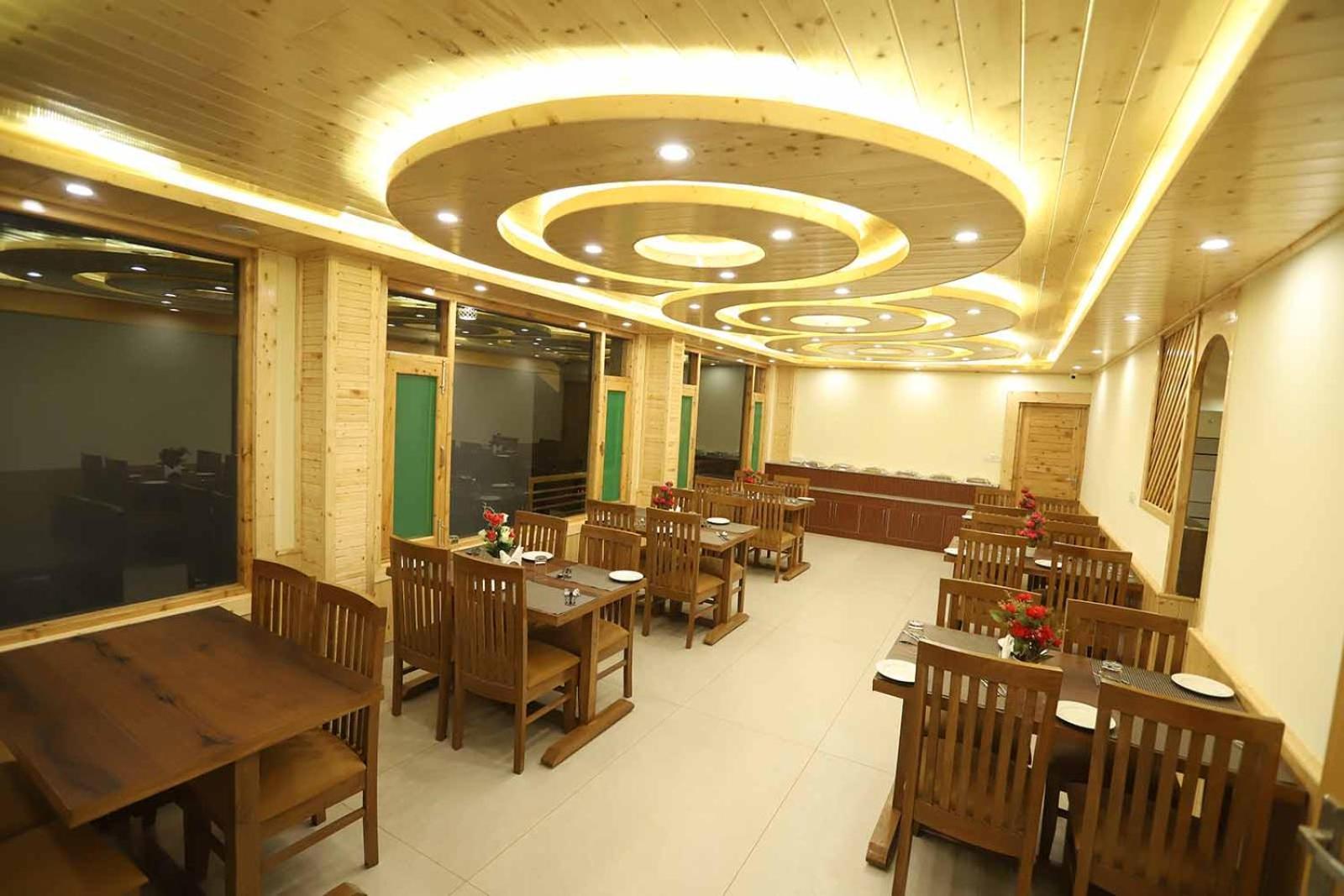 Calux Golden Woods Manali Hotel