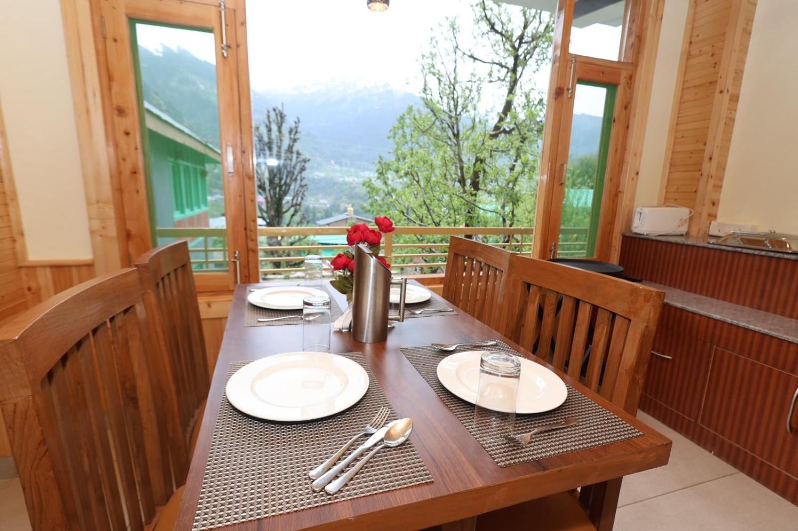 Calux Golden Woods Manali Hotel