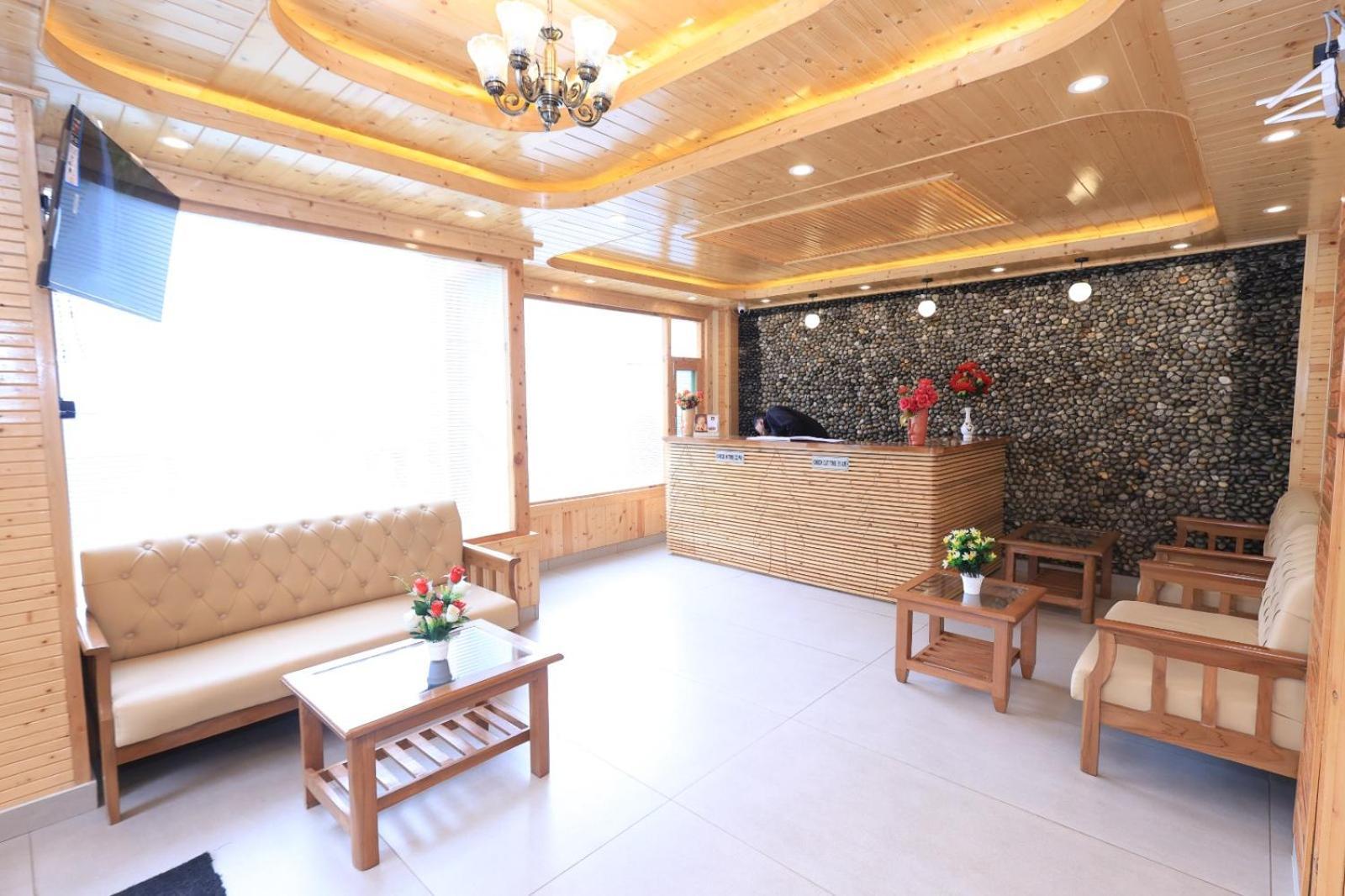 Hotel Calux Golden Woods Manali 3*