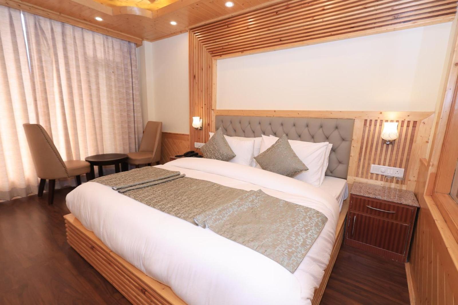 Calux Golden Woods Manali