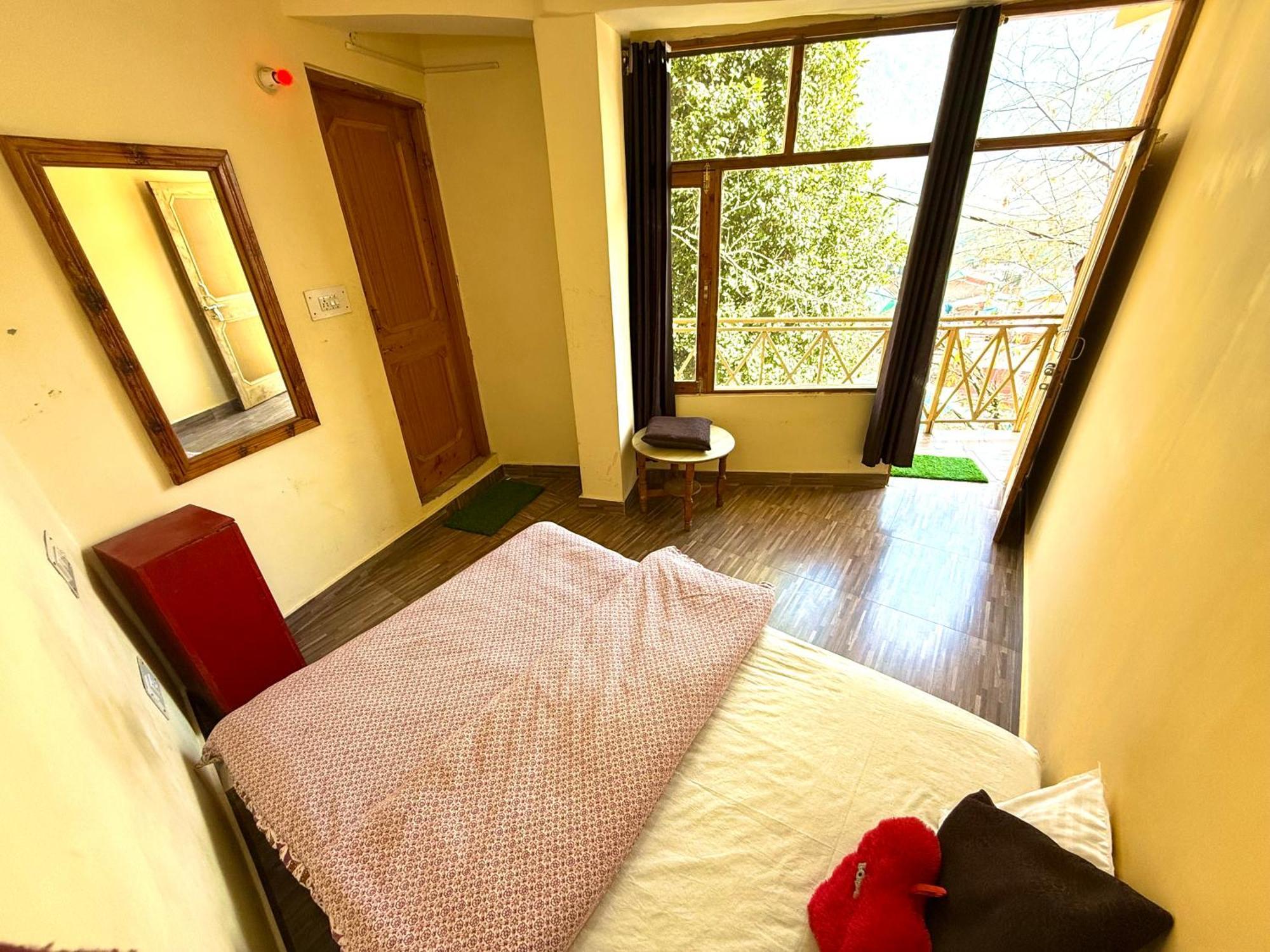 Asteria * Manali (Himachal Pradesh)