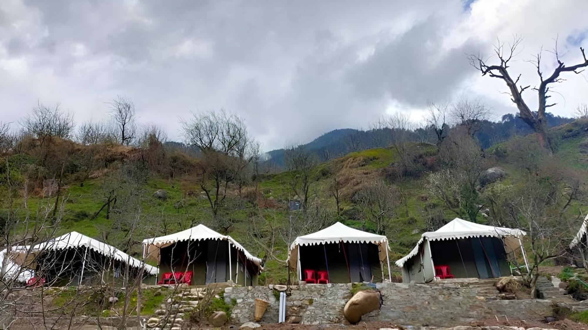 Welstays Gadherni Waterfalls Resort *