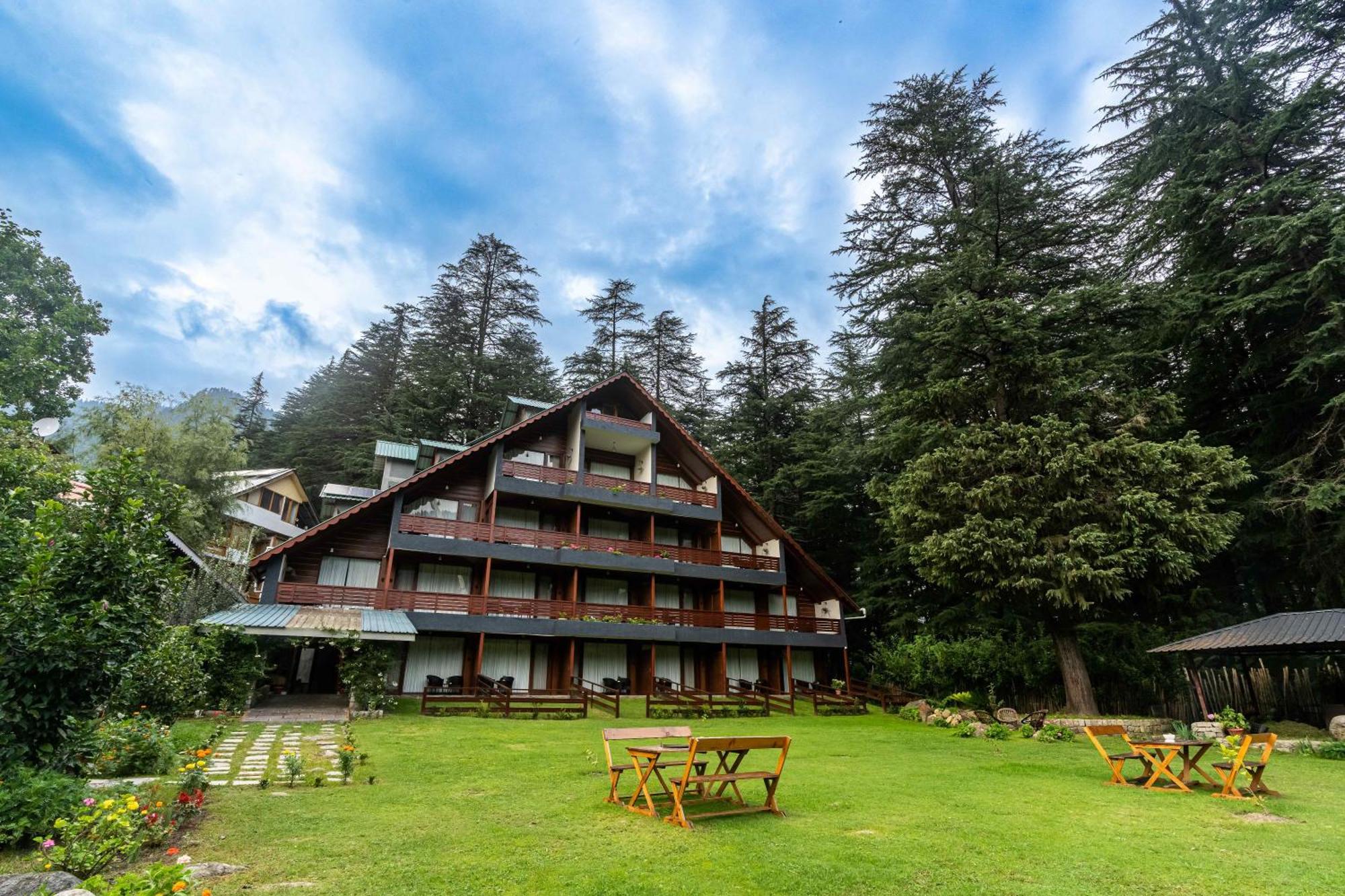 Hotel Bedzzz Xclusiv Baikunth, By Leisure - 650 Meters From Hidimba Devi Temple Manali (Himachal Pradesh)