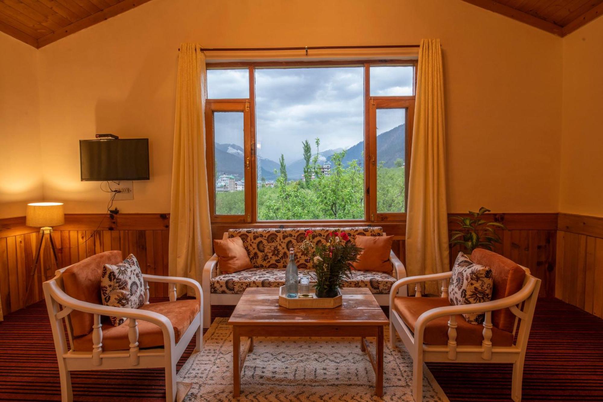 The Woodshed Lodge Manali (Himachal Pradesh)