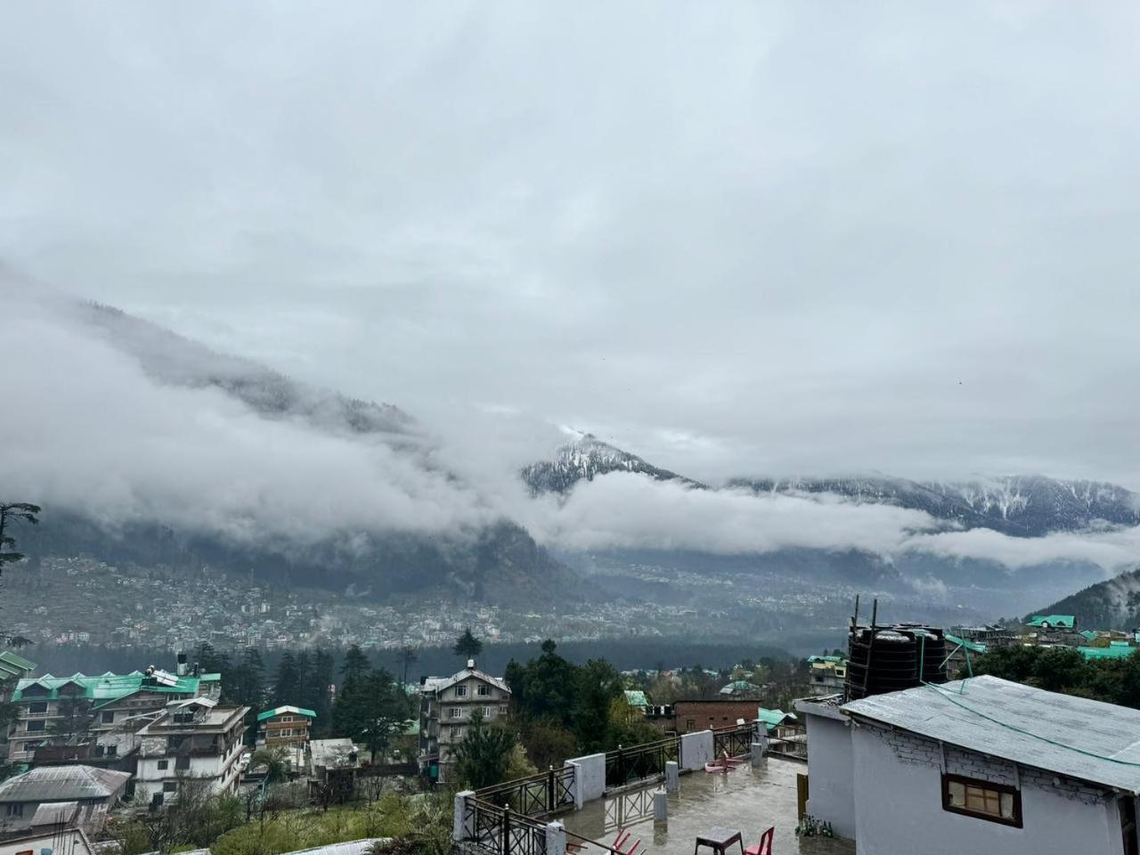 Whistling Wood By Sky Group 3* Manali (Himachal Pradesh)