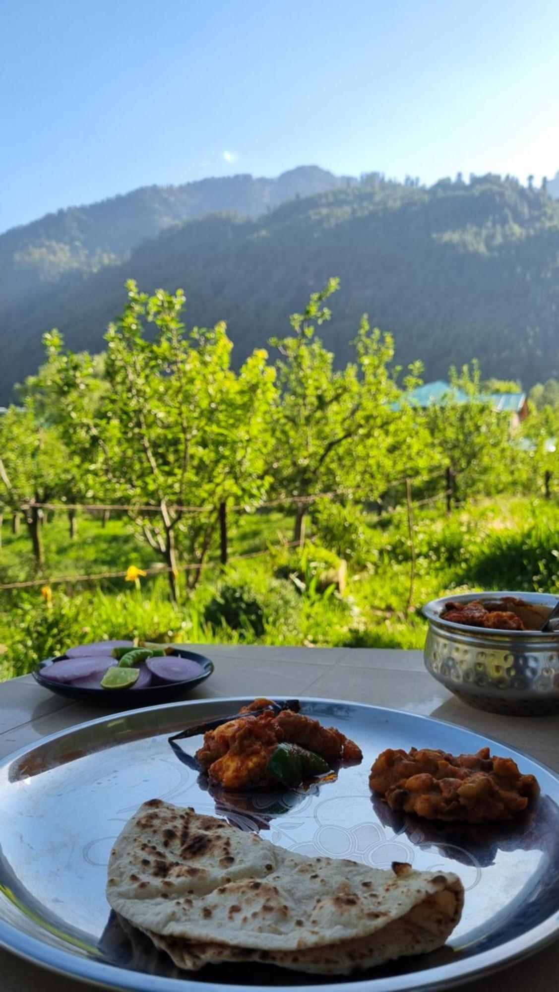 Cascade Mountain Retreat Bed & Breakfast Manali (Himachal Pradesh)