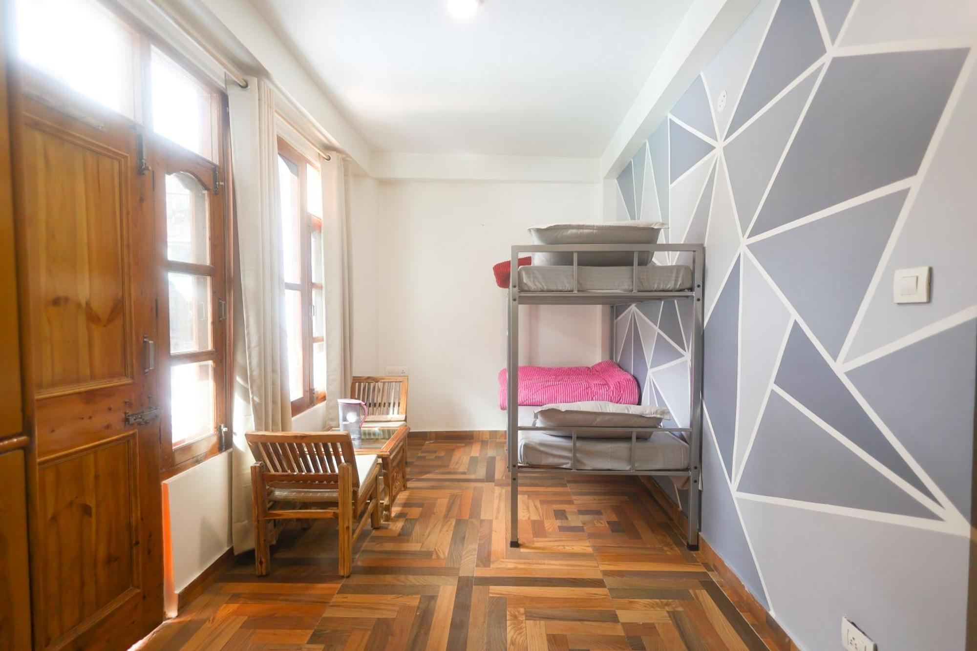 Hotel Luvya Retreats Manali (Himachal Pradesh)