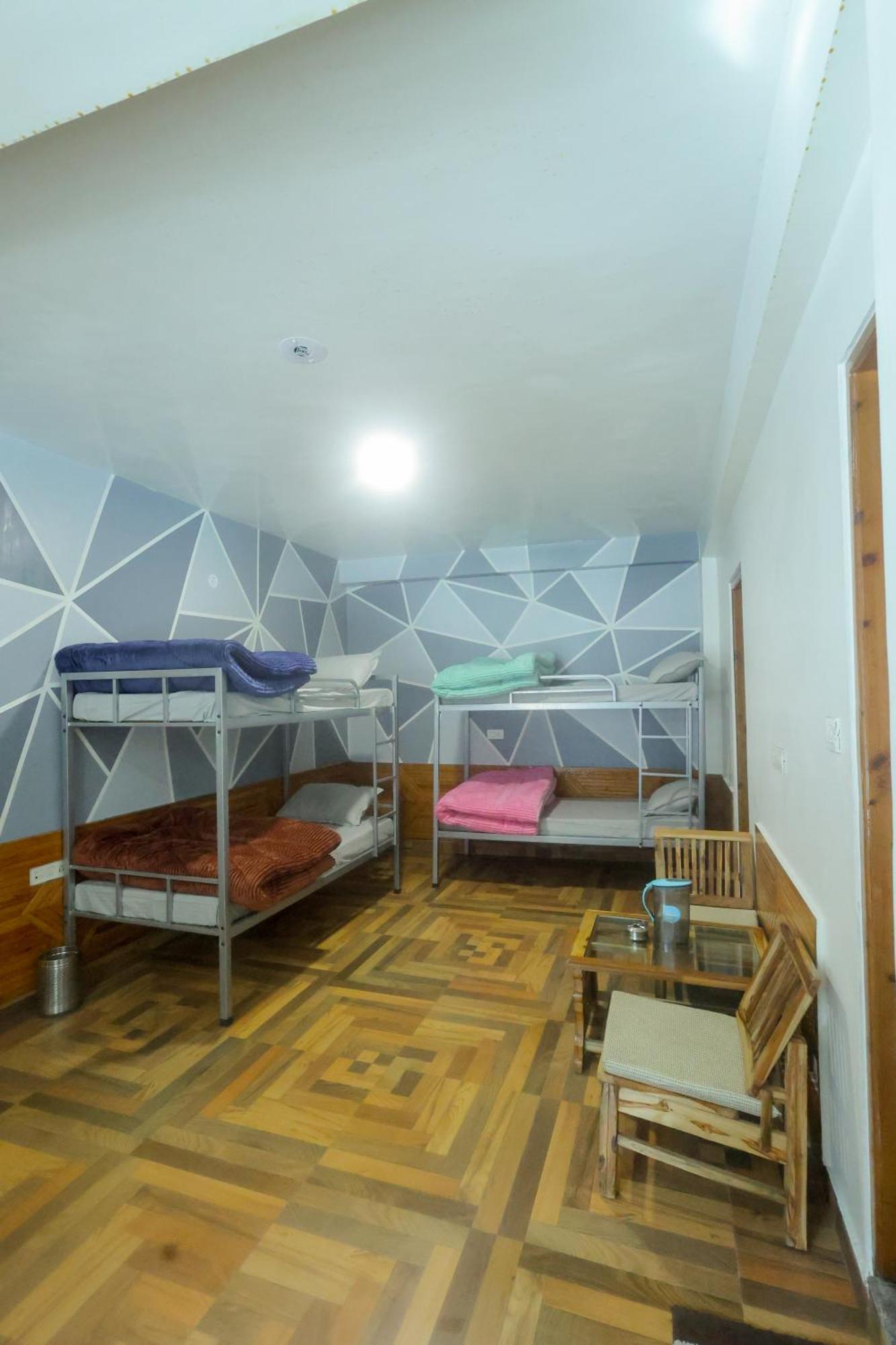 Hotel Luvya Retreats Manali (Himachal Pradesh)