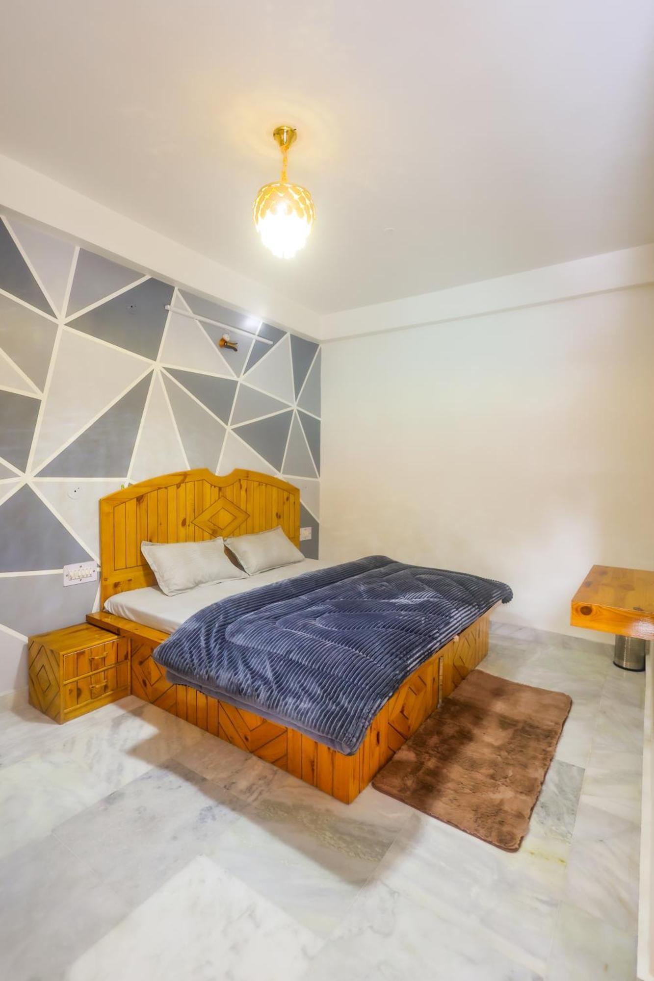 Luvya Retreats Hotel Manali (Himachal Pradesh)