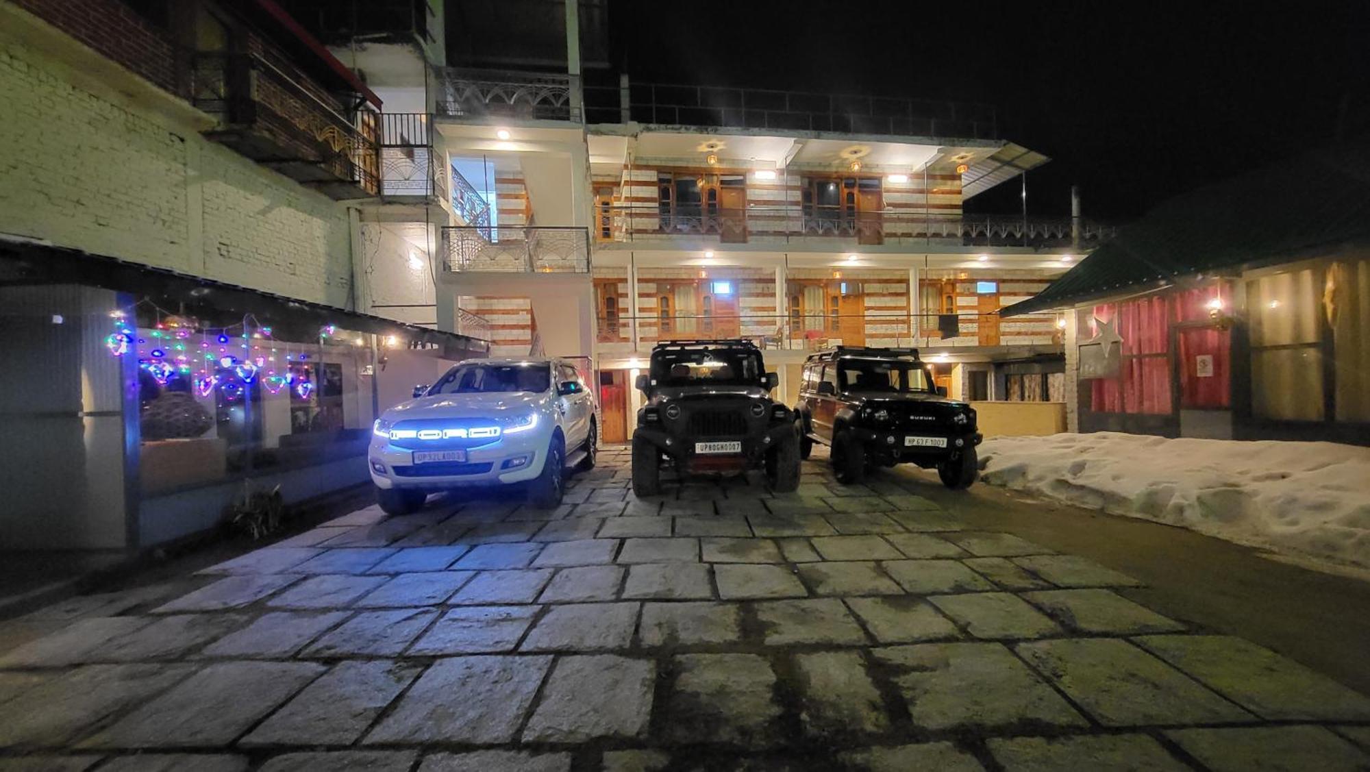 Luvya Retreats Hotel Manali (Himachal Pradesh)