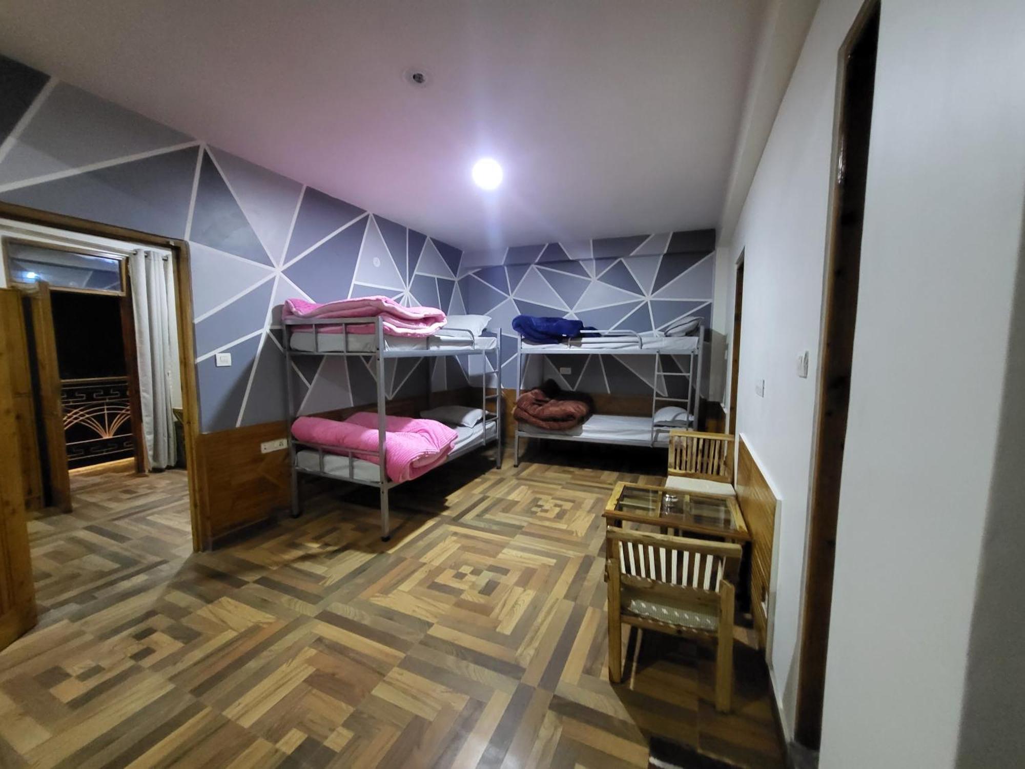 Hotel Luvya Retreats Manali (Himachal Pradesh)