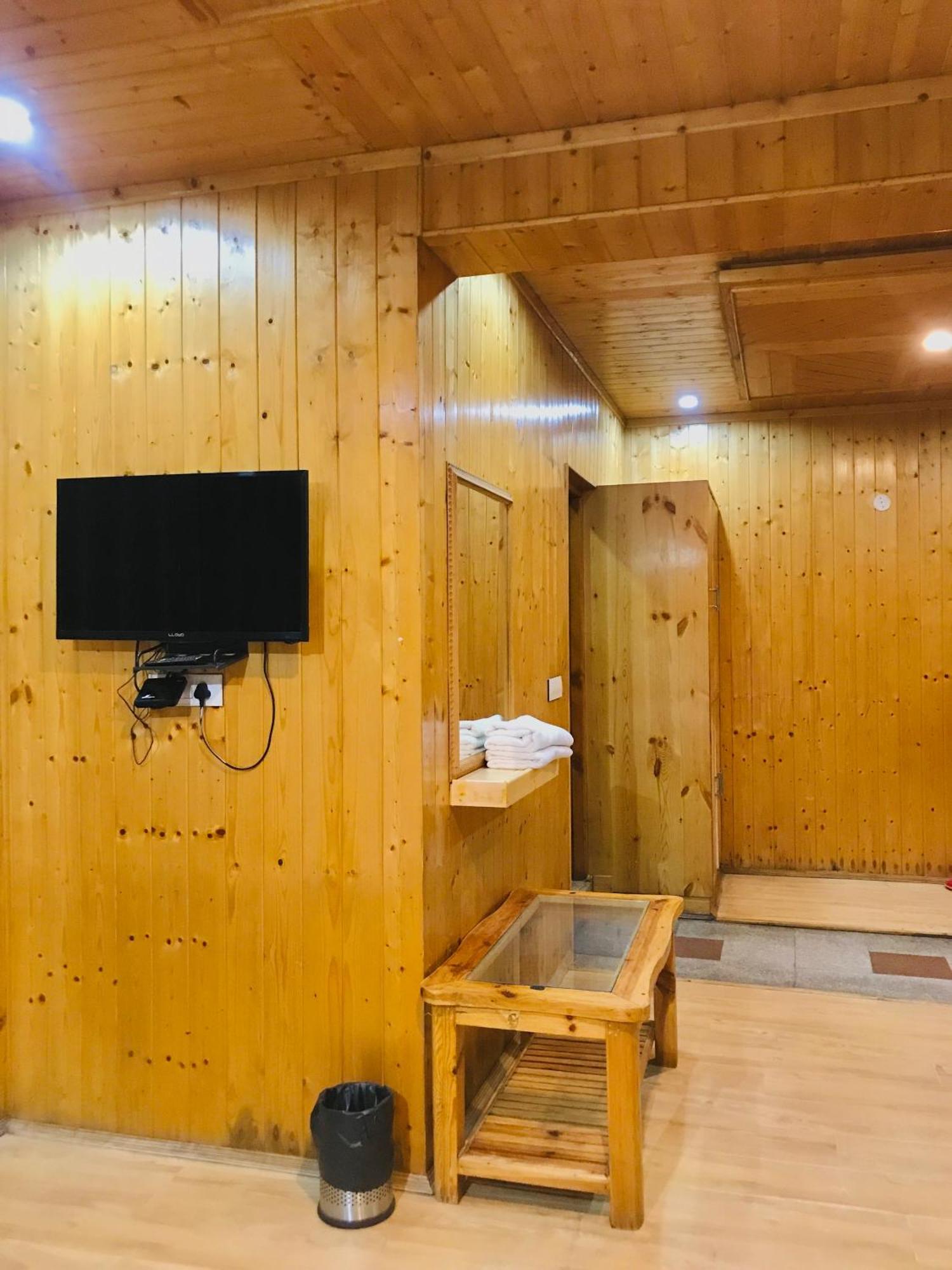 Hotel The Avenue , A River Side Manali (Himachal Pradesh)