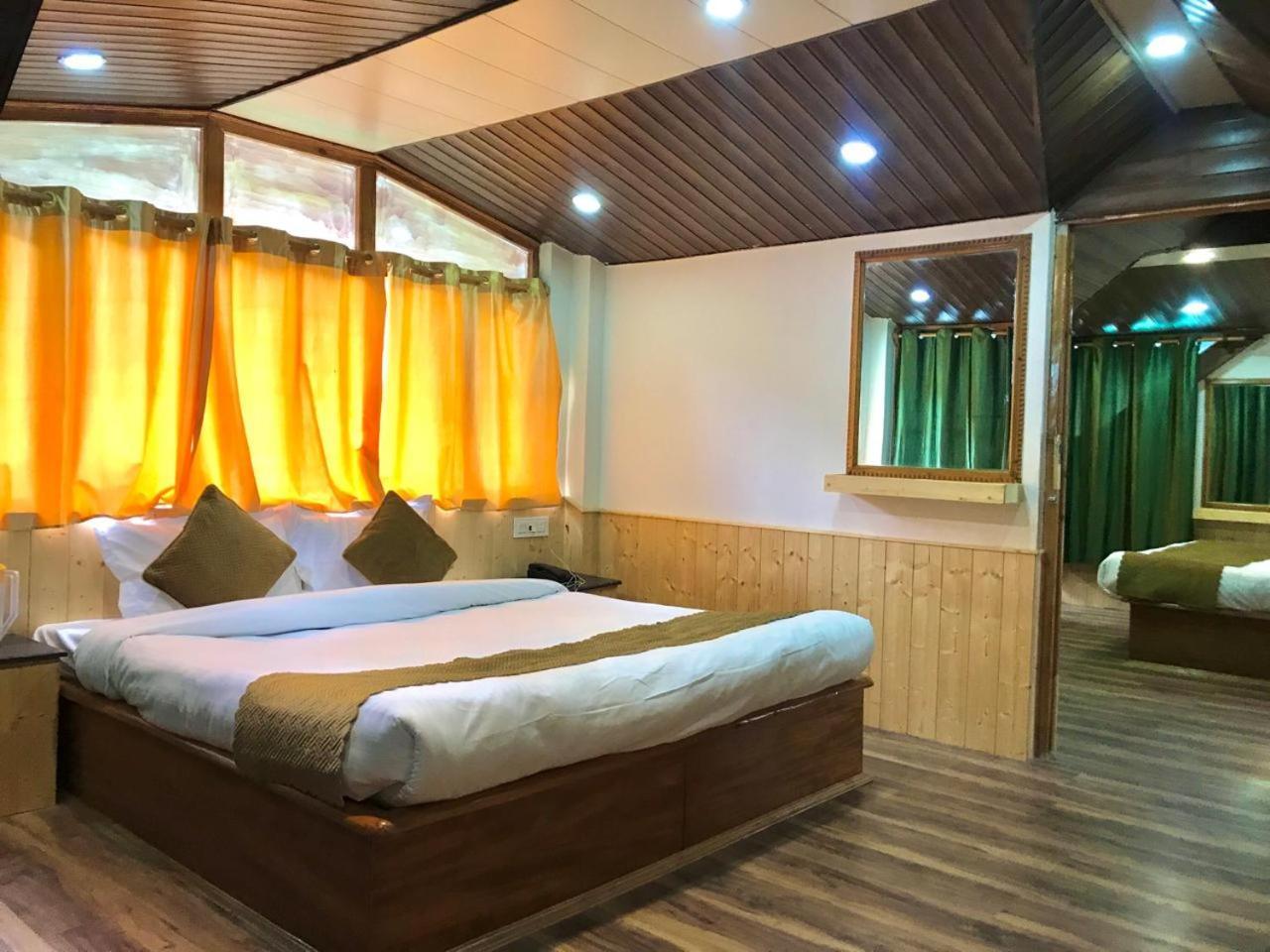 Hotel The Avenue , A River Side 3*