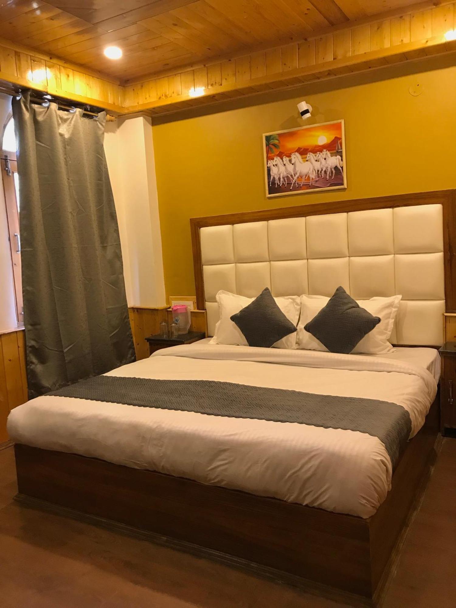 Hotel The Avenue , A River Side Manali (Himachal Pradesh)