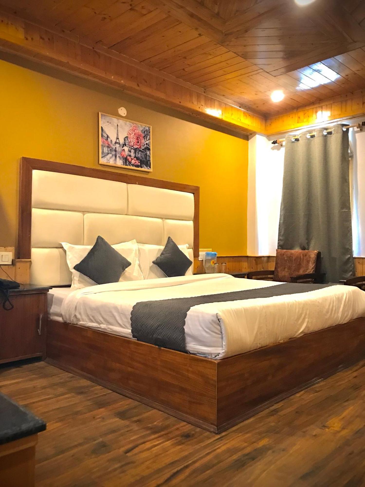 The Avenue , A River Side Hotel Manali (Himachal Pradesh)
