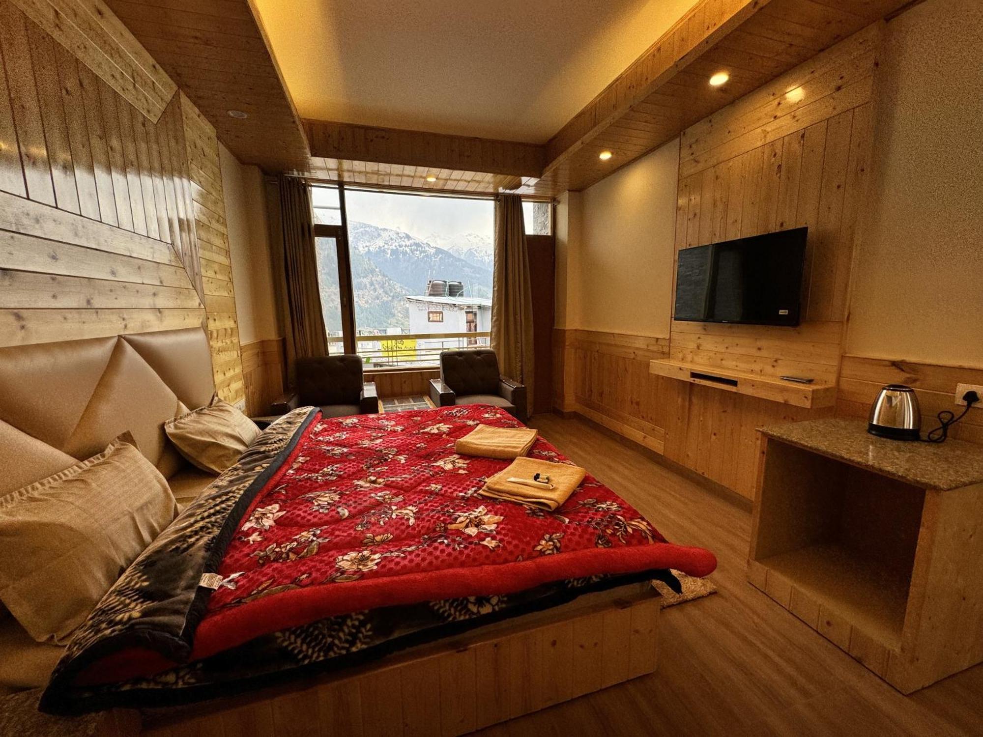 Whistling Wood By Sky Group Hotel Manali (Himachal Pradesh)