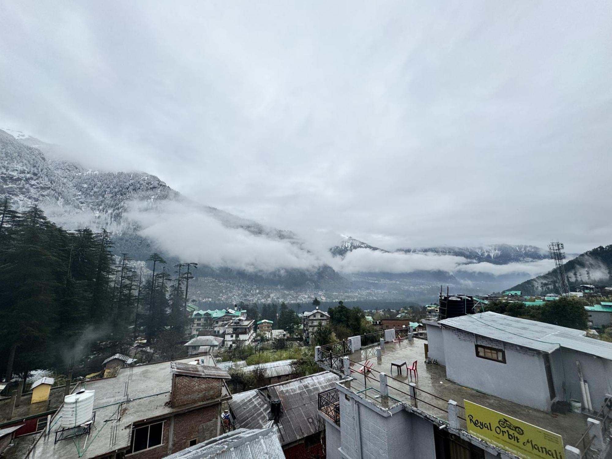 Whistling Wood By Sky Group Hotel Manali (Himachal Pradesh)
