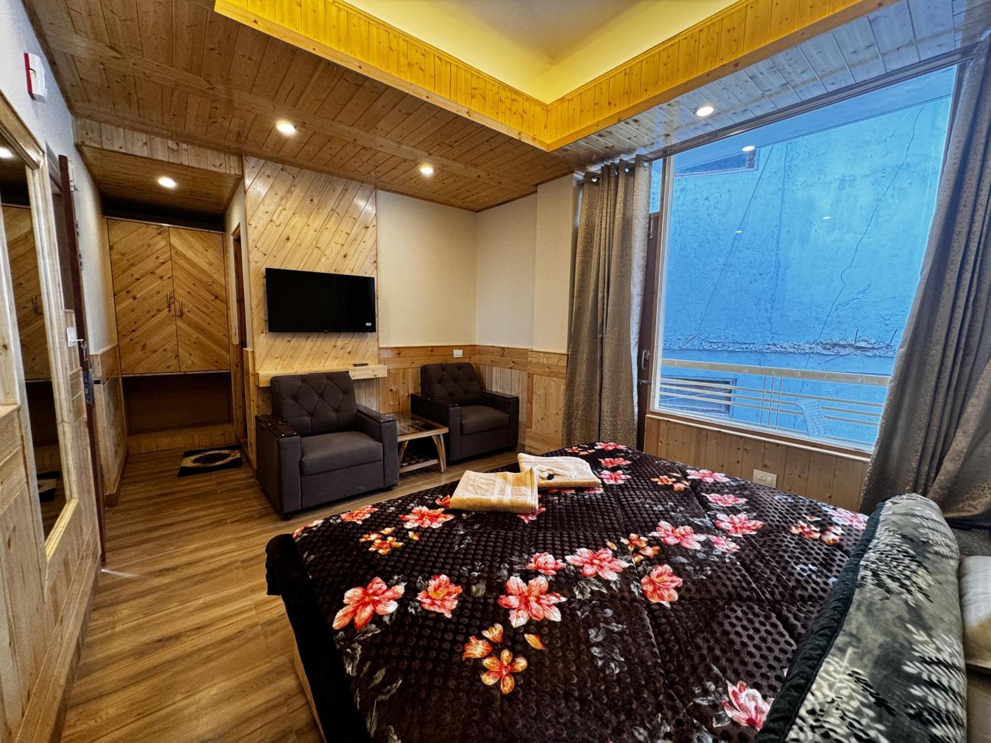 Hotel Whistling Wood By Sky Group Manali (Himachal Pradesh)
