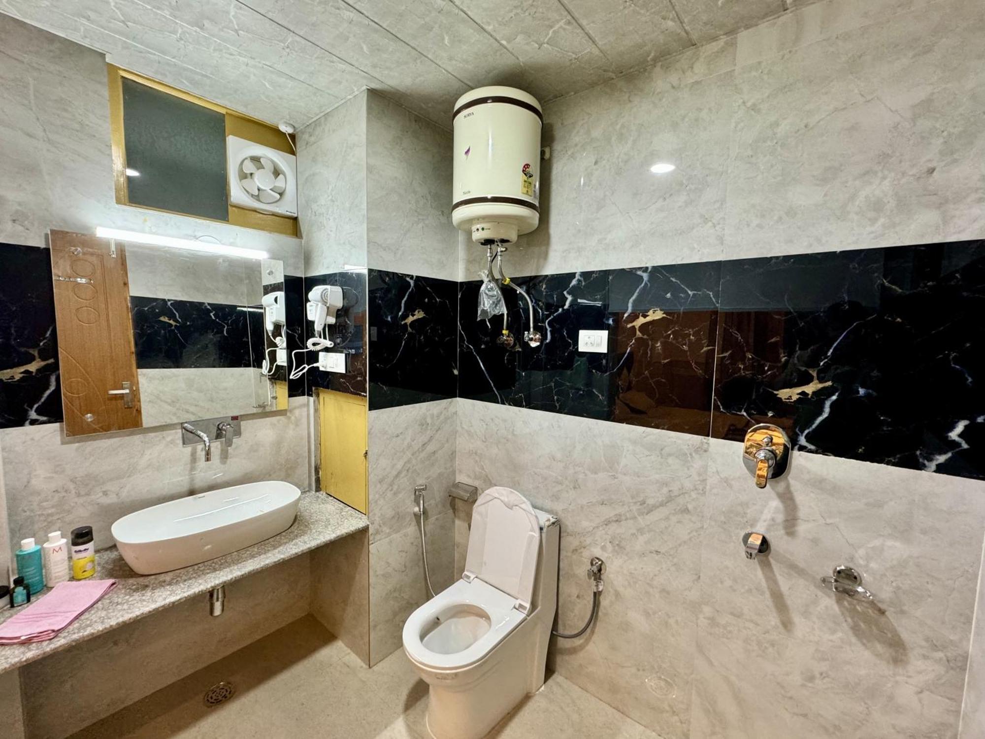 Whistling Wood By Sky Group Hotel